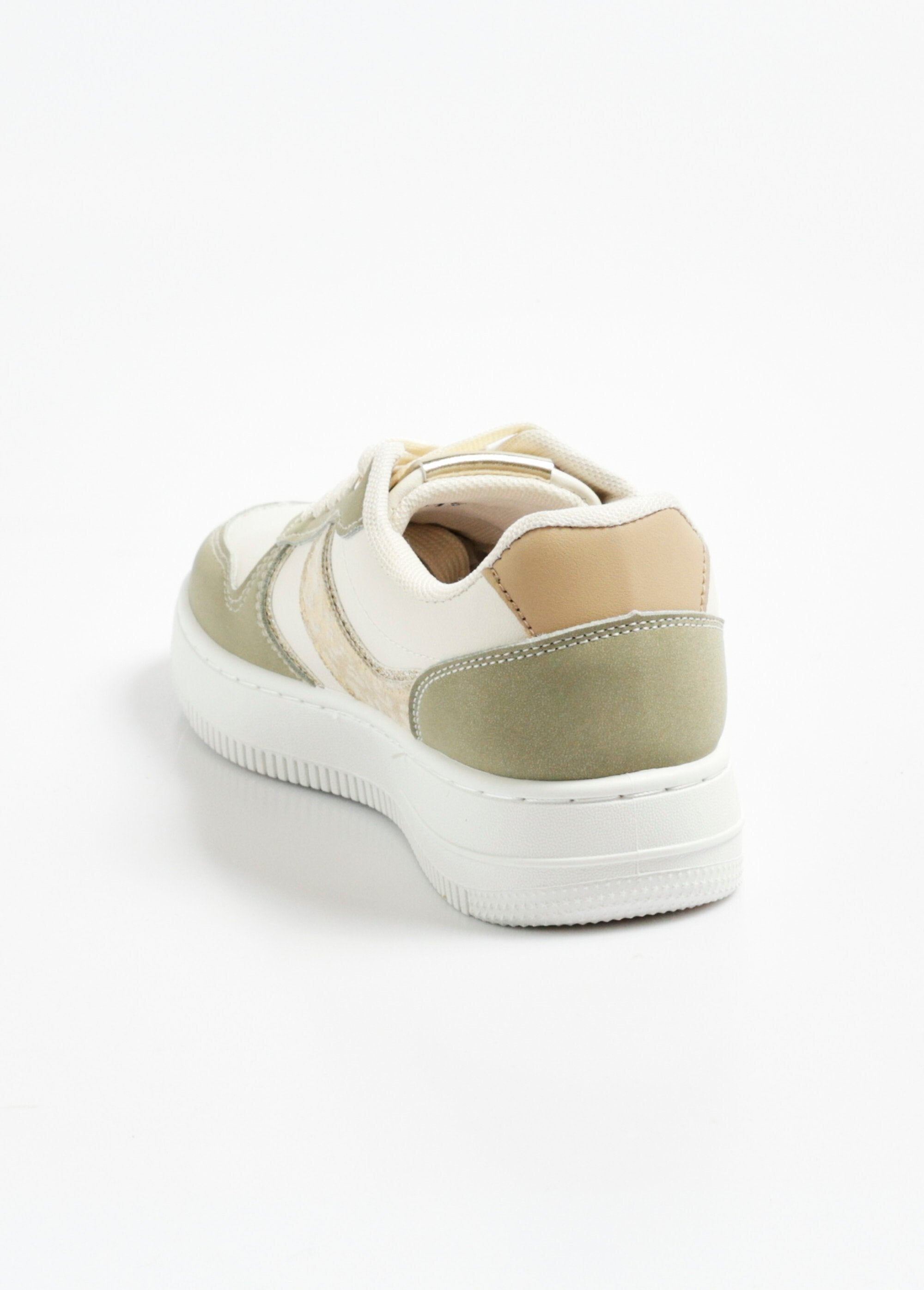 Tênis_bicolor_com_detalhes_metálicos_Vert_DO1_slim