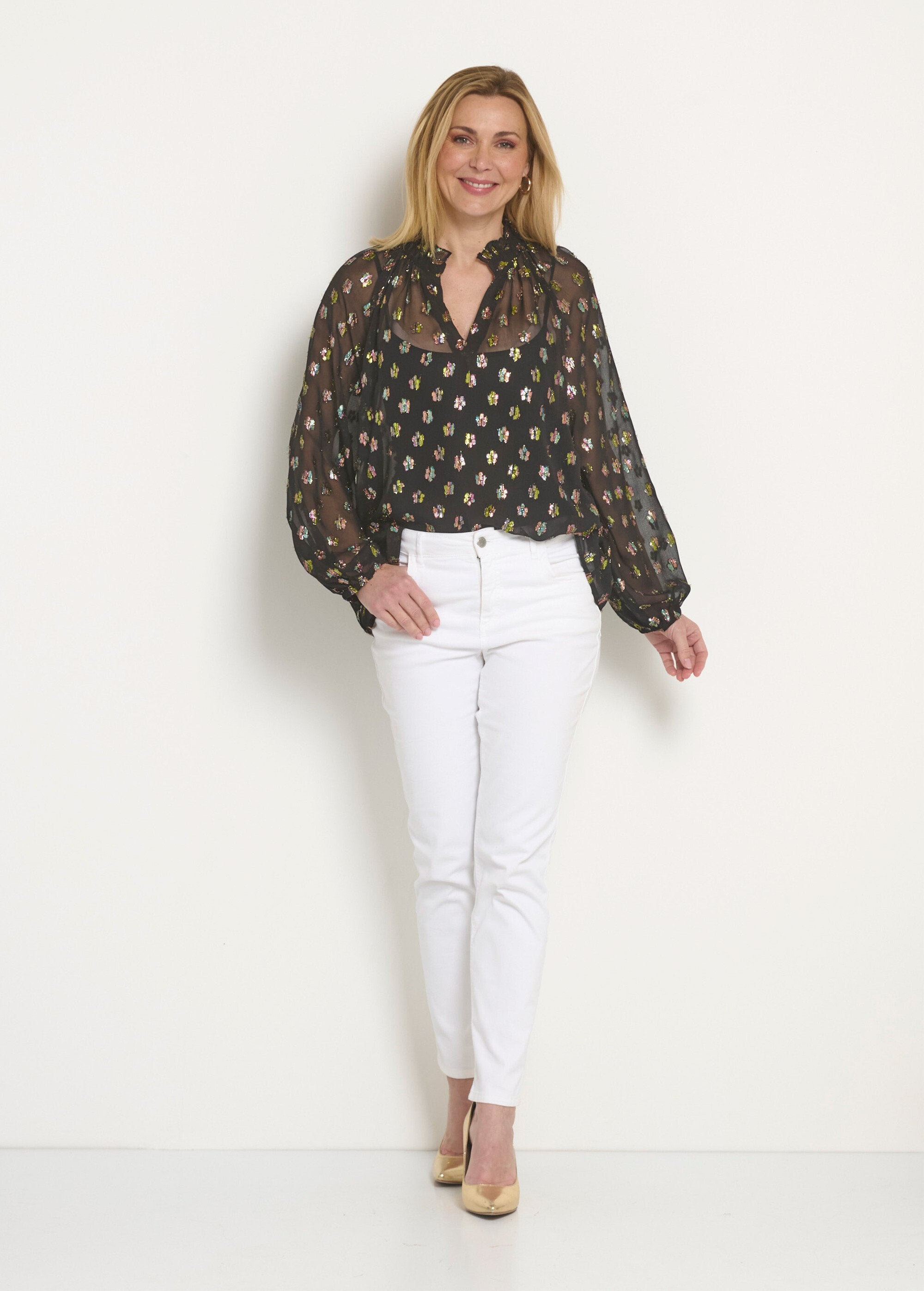 Blusa_voile_com_estampa_metálica_e_decote_V_Noir_SF1_slim