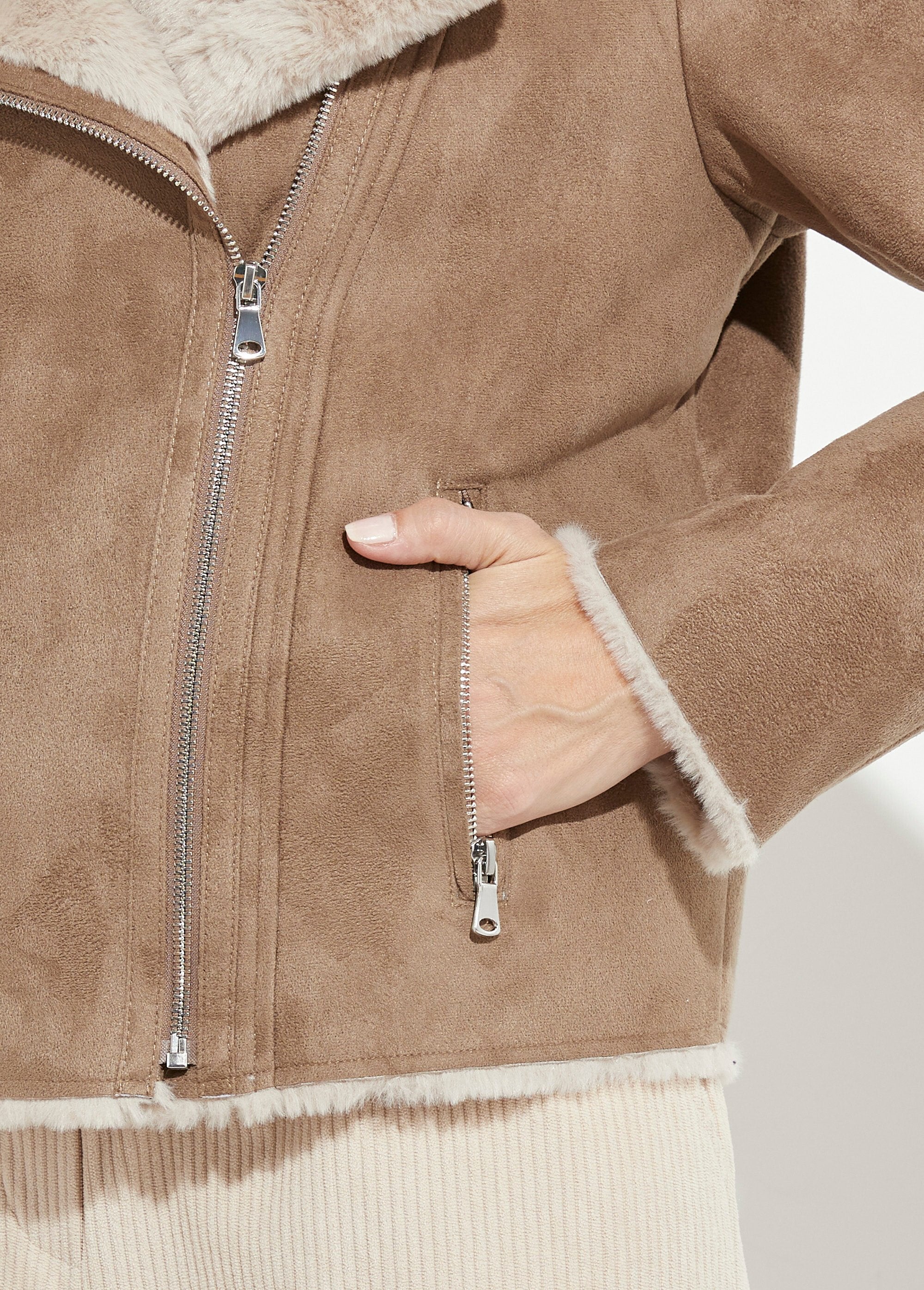 Jaqueta_com_zíper_estilo_pele_de_carneiro_Taupe_DE3_slim