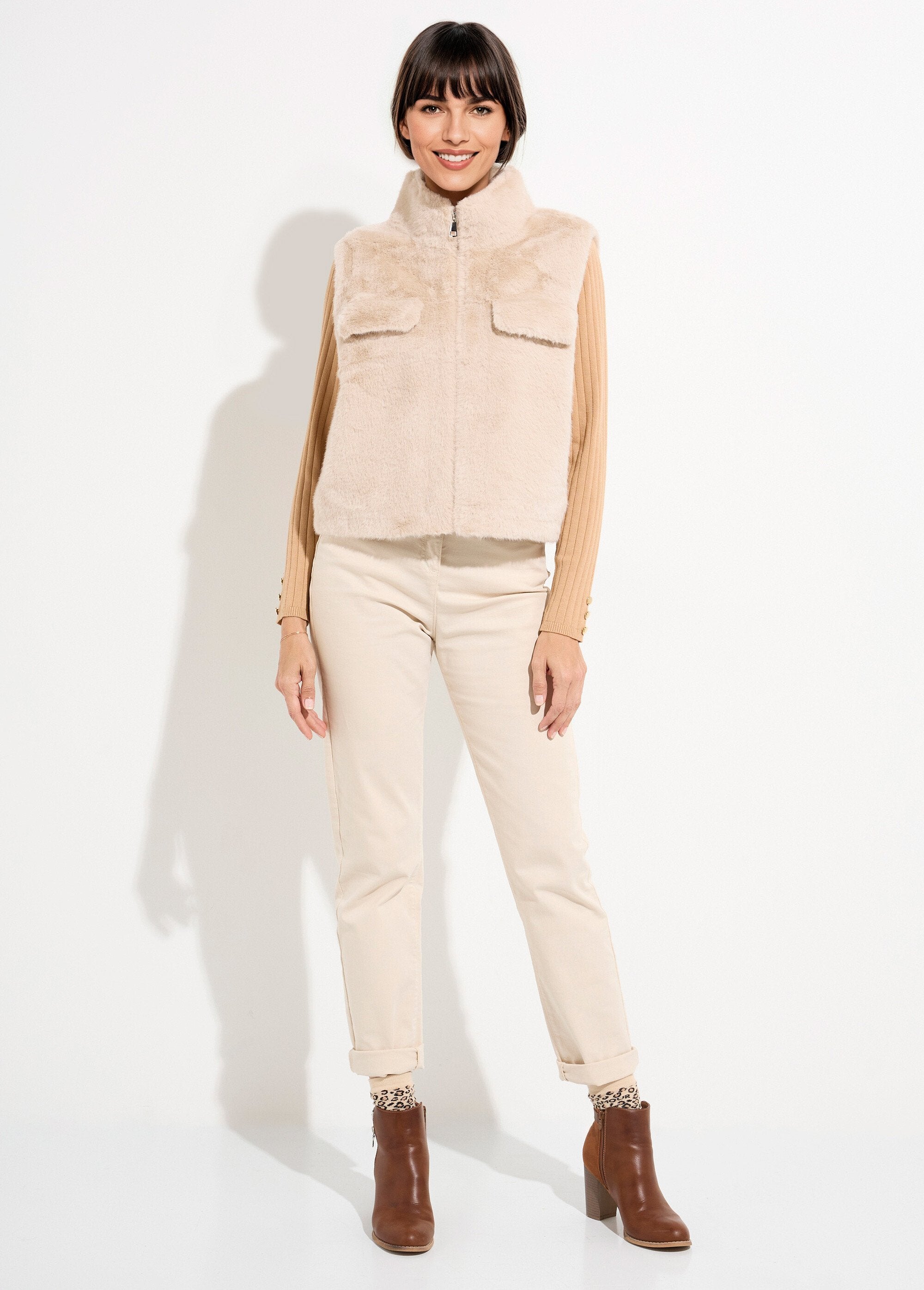 Casaco_de_pele_com_fecho_de_correr_sem_mangas_Ecru_SF1_slim