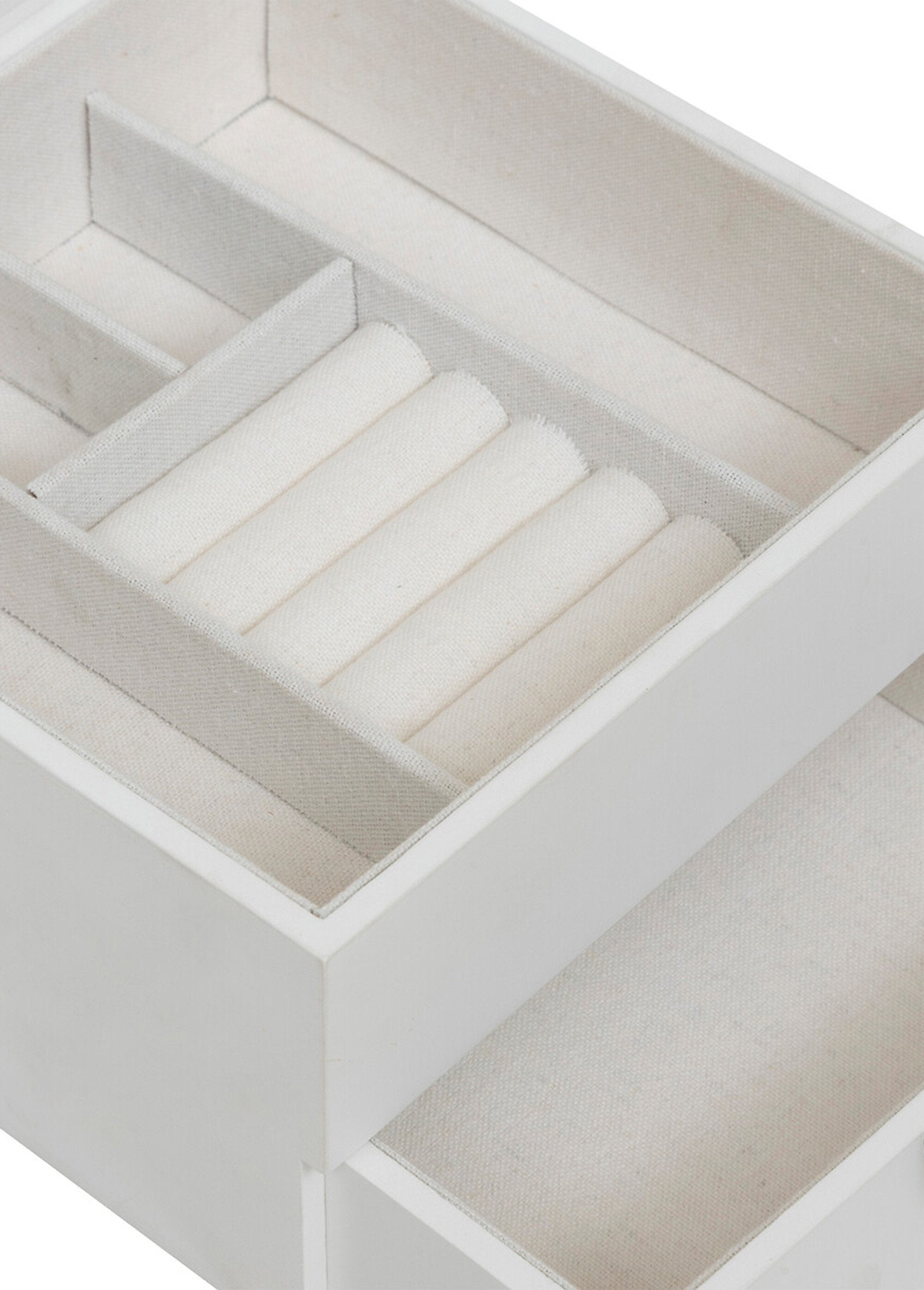 Caixa_de_jóias_de_vidro_em_madeira_e_metal_Blanc_DE2_slim