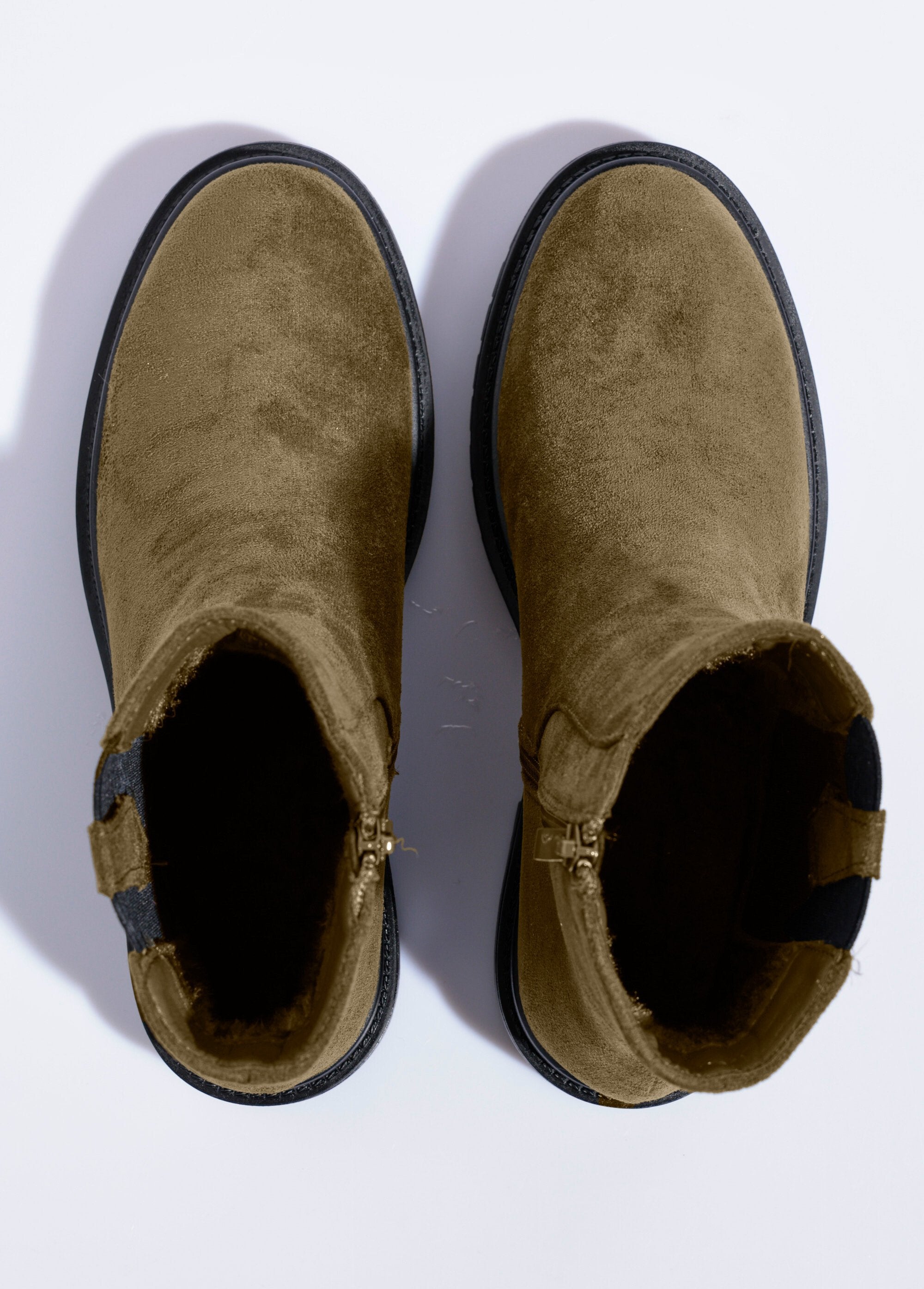 Botas_Chelsea_com_sola_dentada_Kaki_OV1_slim