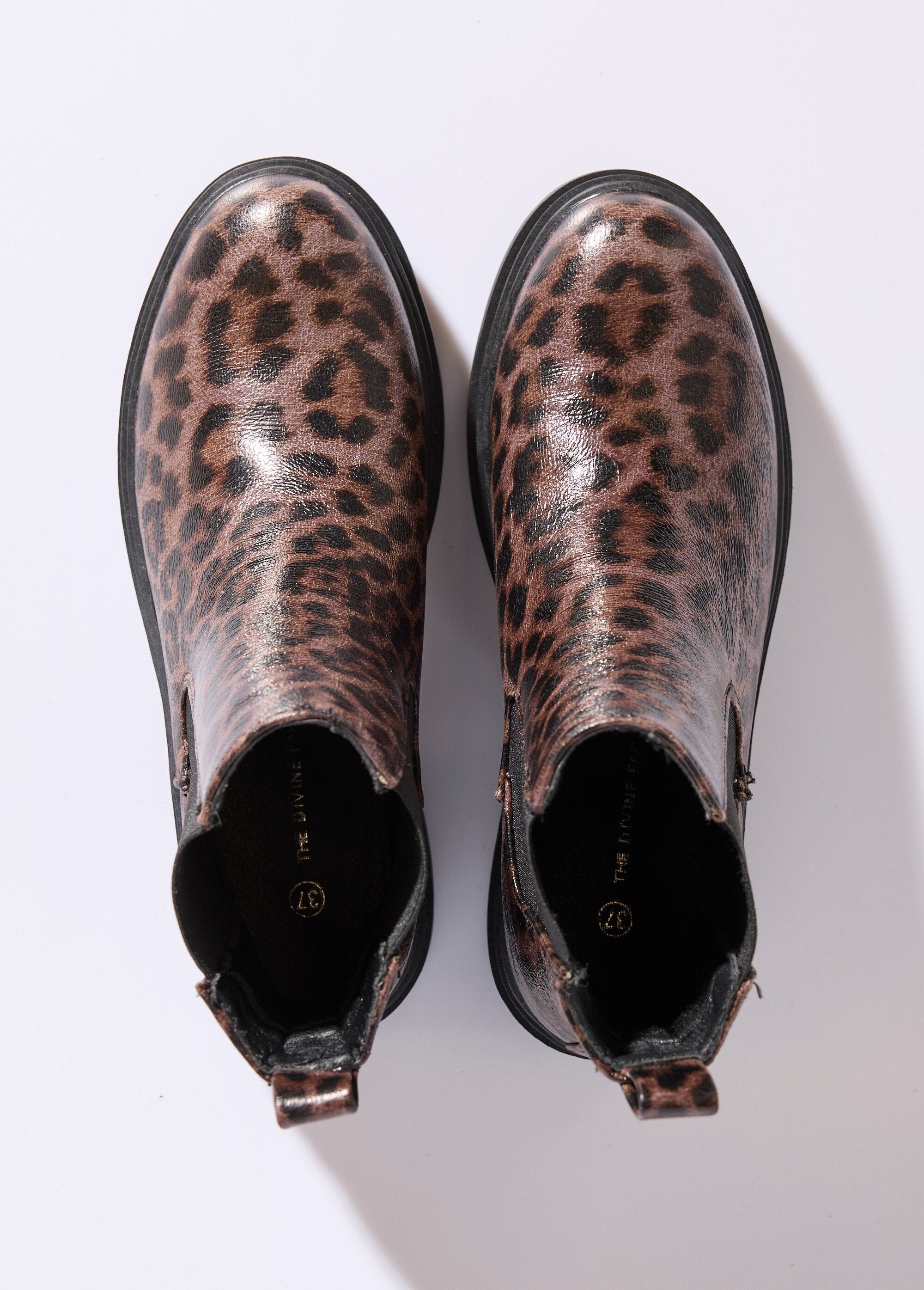 Botas_de_cunha_Chelsea_com_estampado_leopardo_Leopard_OV1_slim