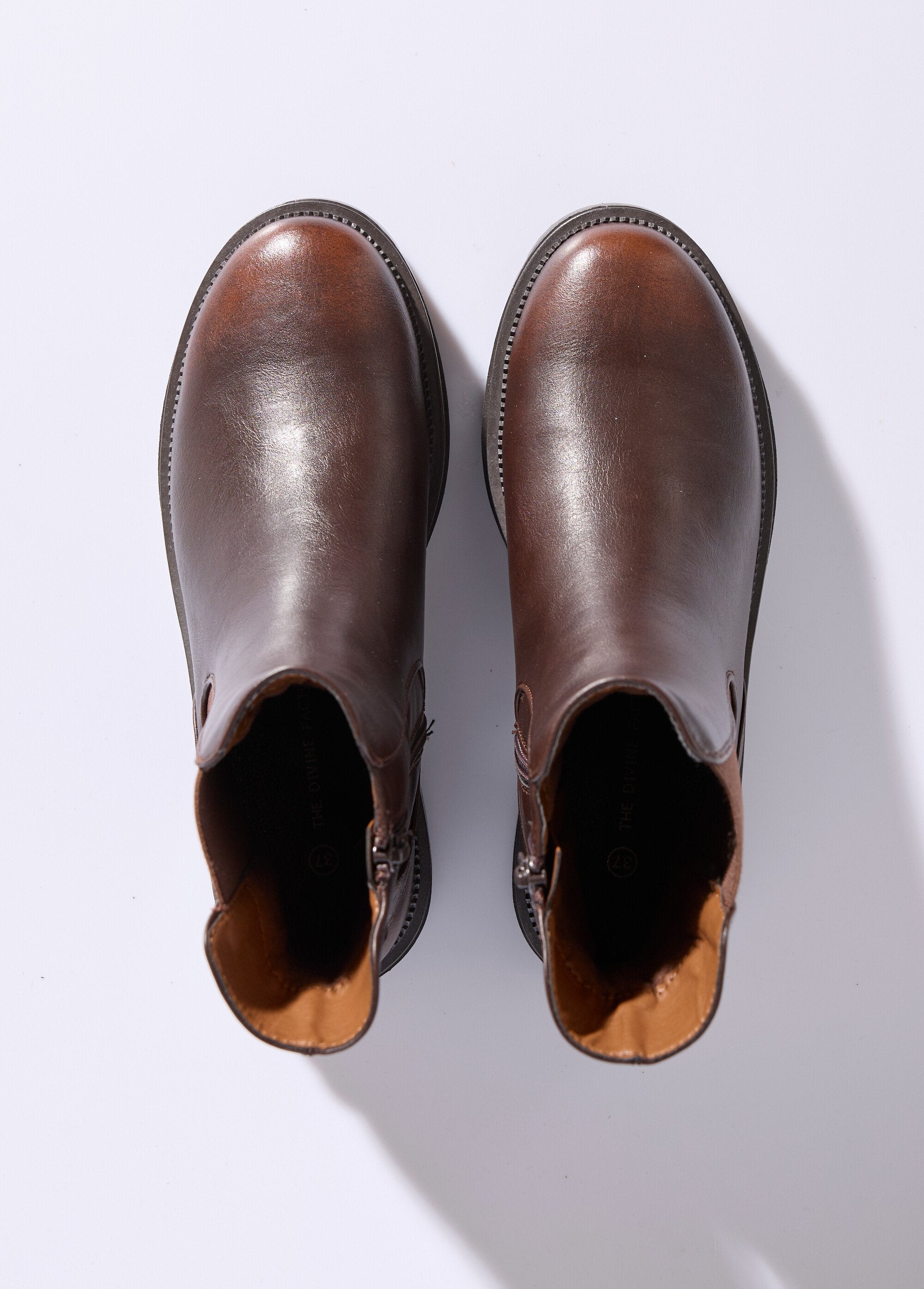 Botins_Chelsea_com_sola_dentada_Marron_OV1_slim