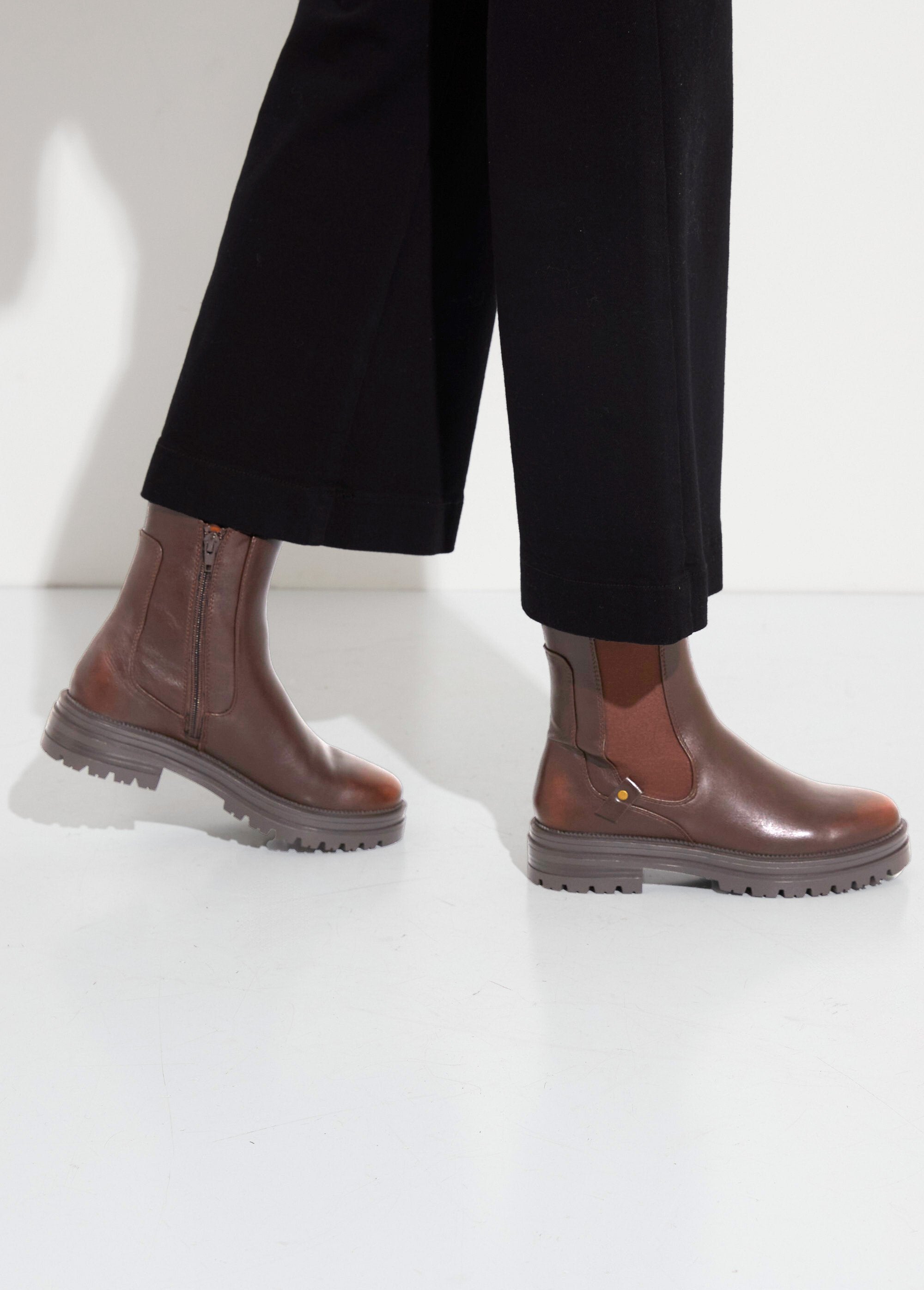 Botins_Chelsea_com_sola_dentada_Marron_SF1_slim