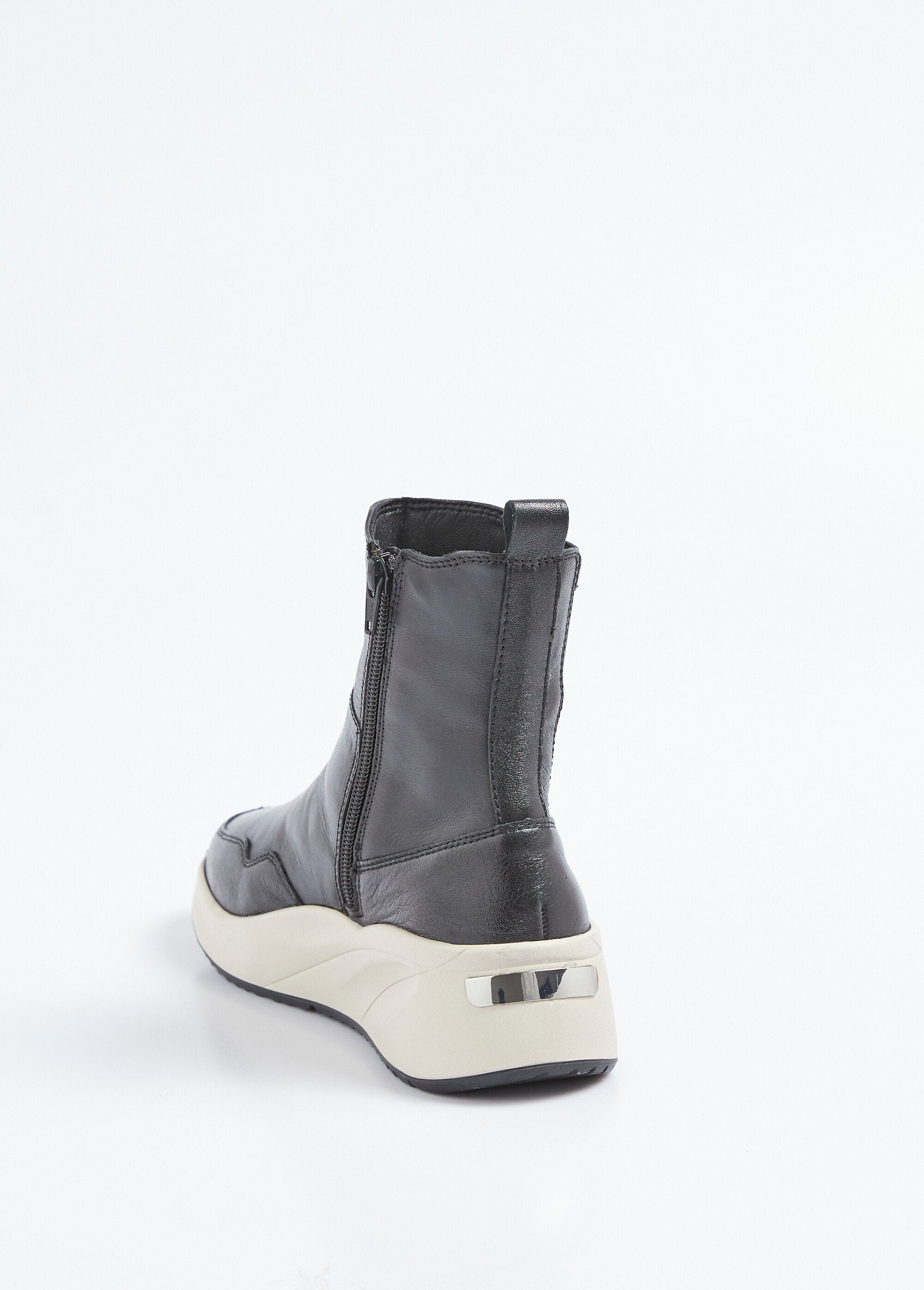 Botas_de_desporto_em_pele_com_sola_grossa_Noir_DO1_slim