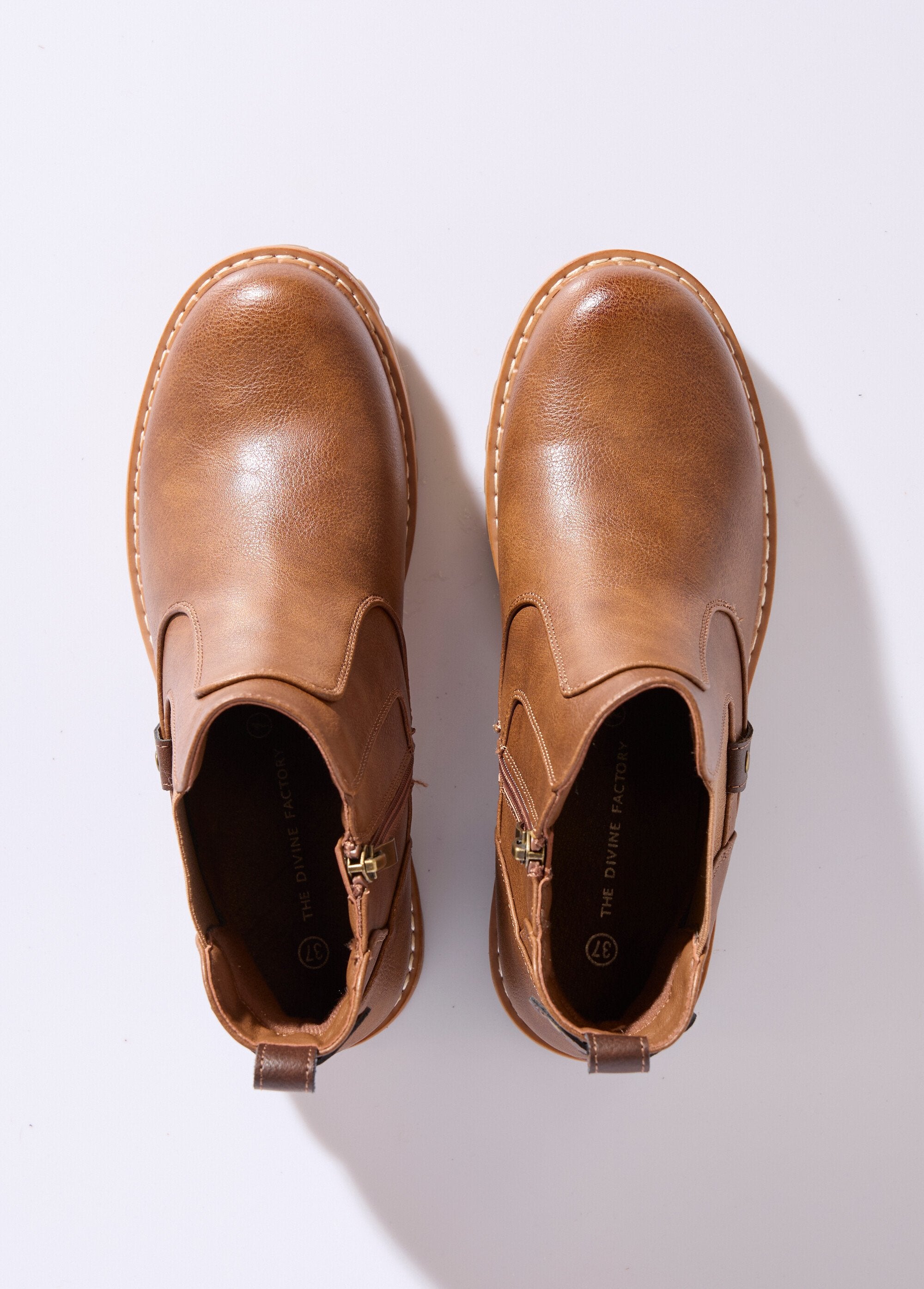 Botas_com_elástico,_estilo_Camargue_Camel_OV1_slim