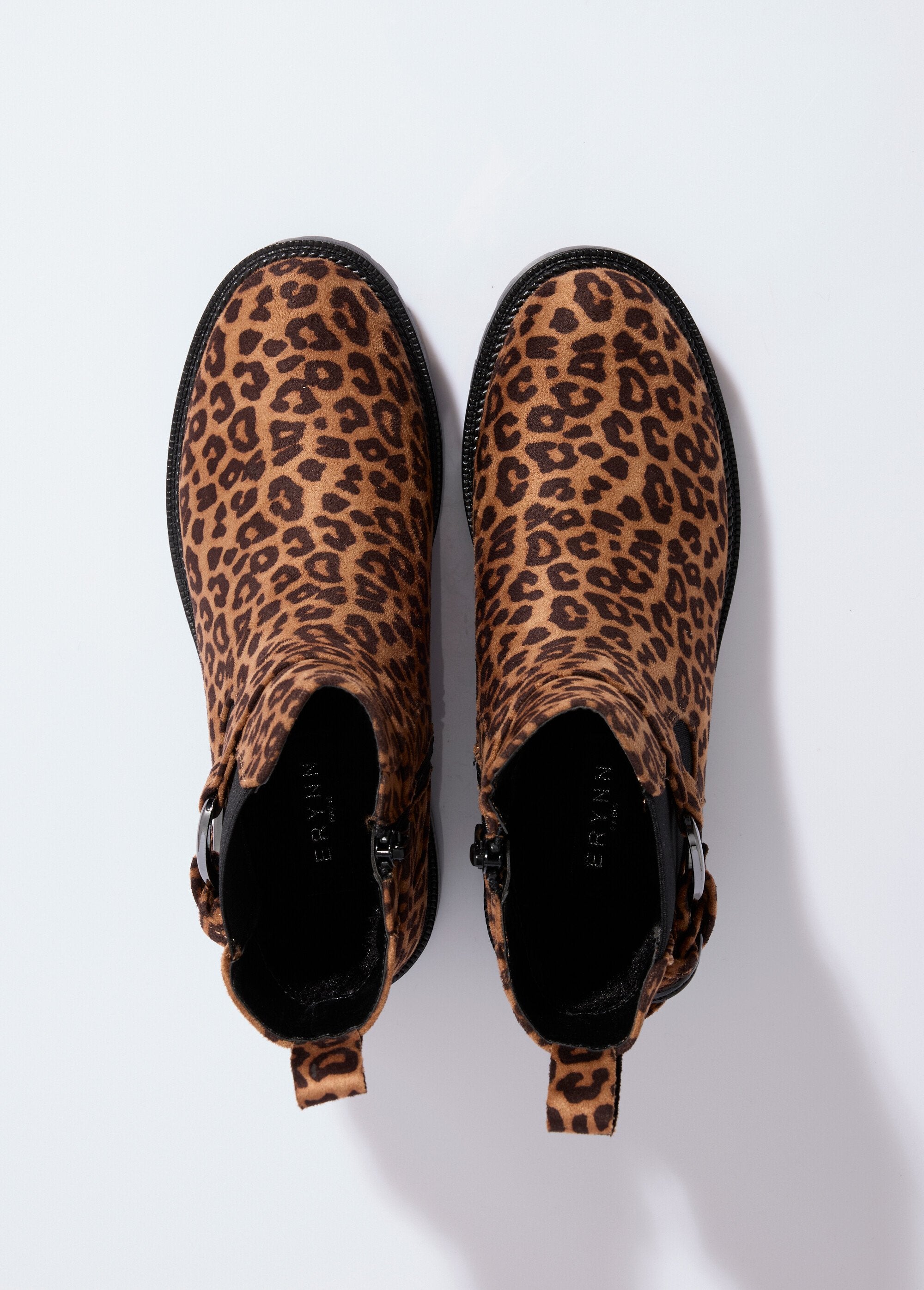 Botas_rasas_em_camurça_com_estampado_de_leopardo_Leopard_OV1_slim