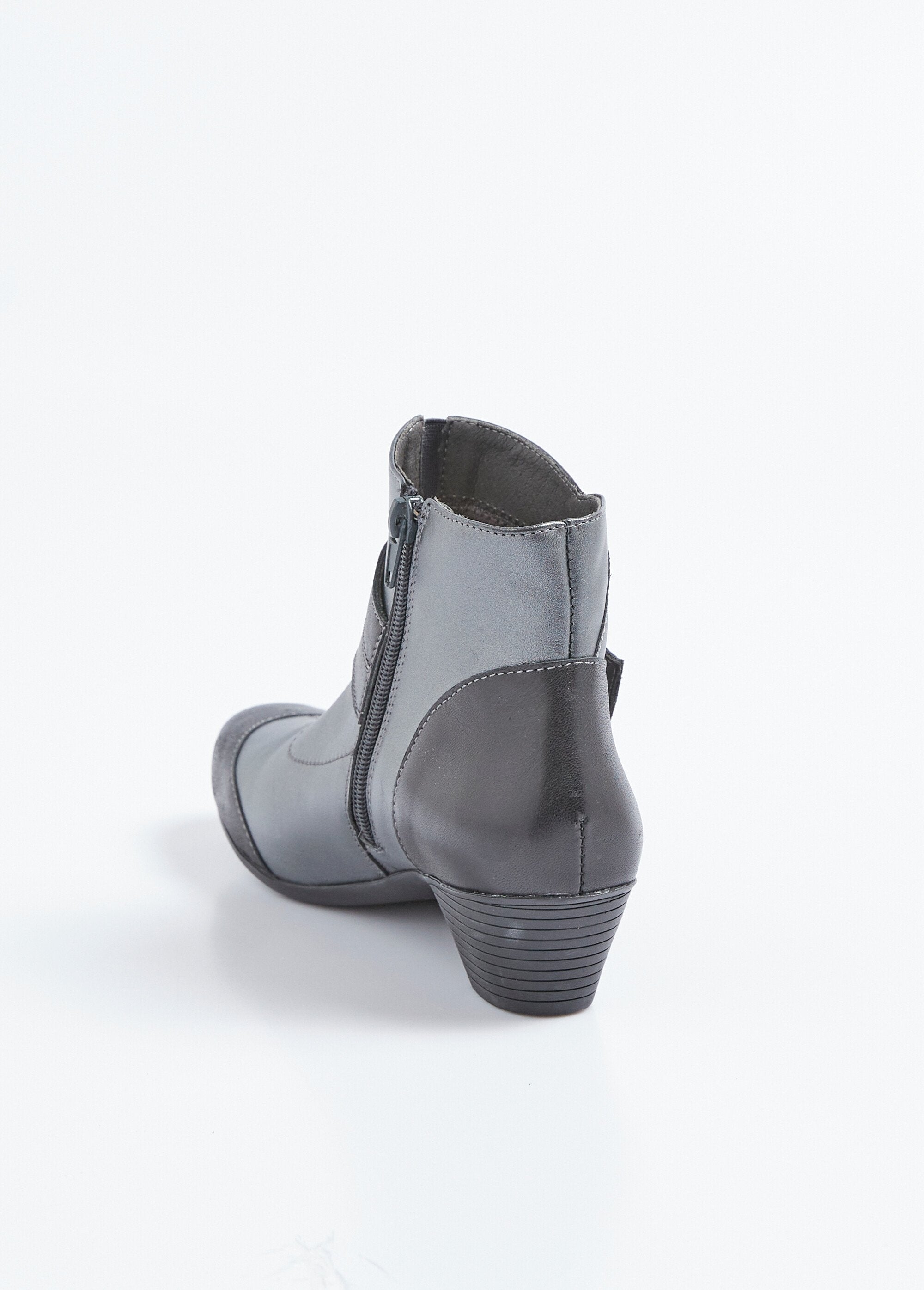 Botas_de_couro_com_zíper_e_salto_baixo_Gris_DO1_slim