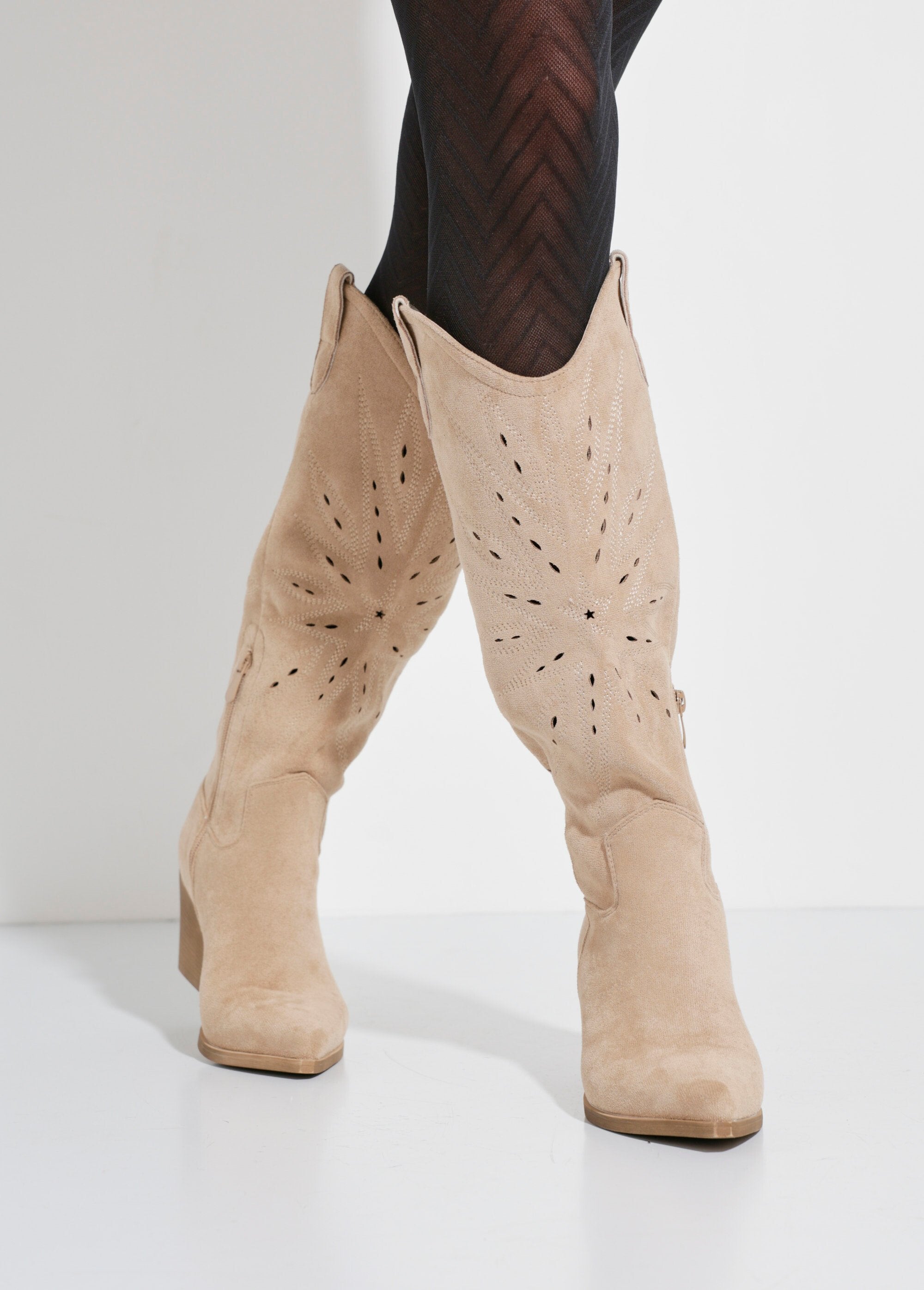 Botas_western_bordadas_com_salto_biselado_Beige_SF1_slim