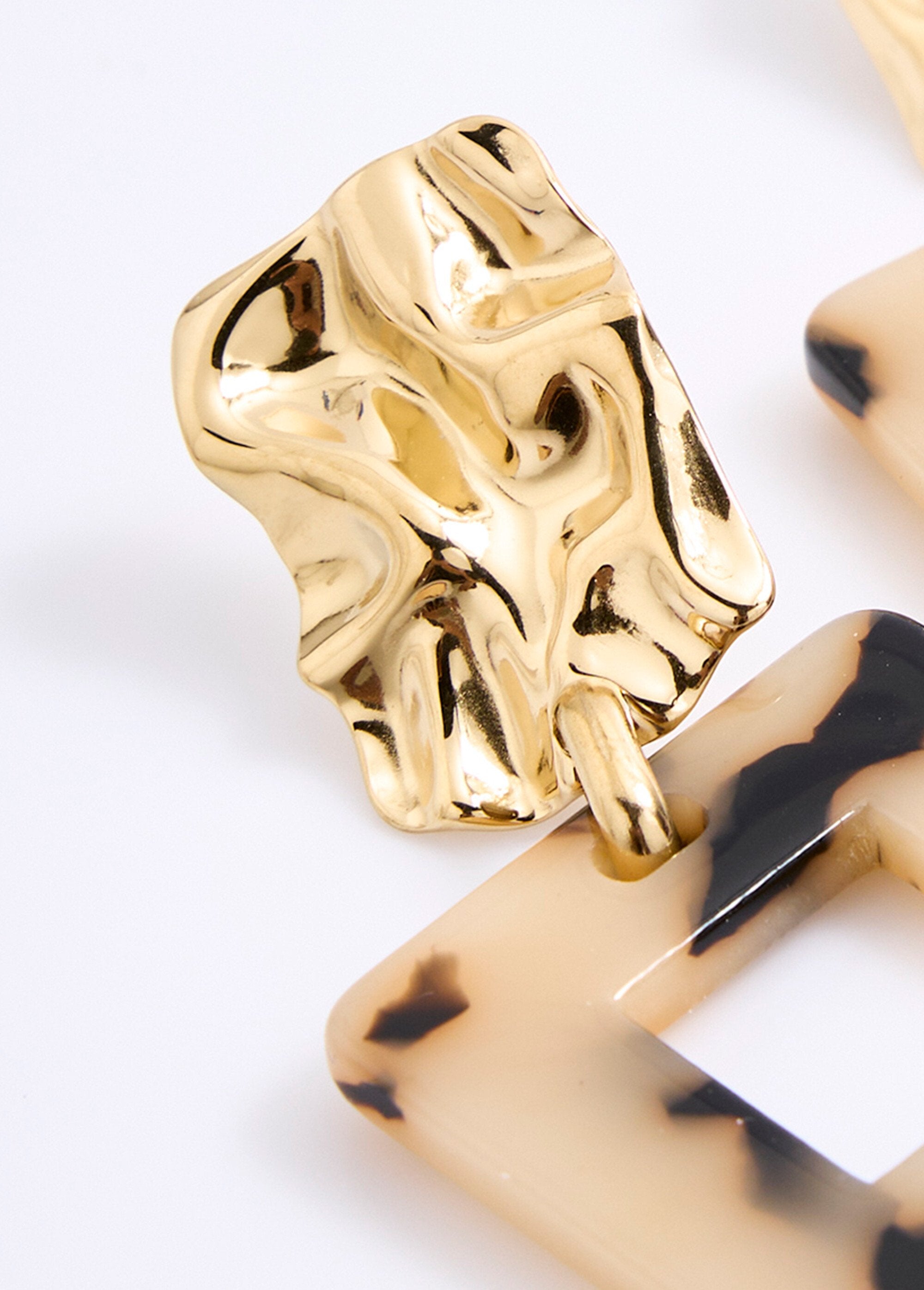 Brincos_de_pingente_quadrado_vazado_Dore_et_ecaille_DE1_slim