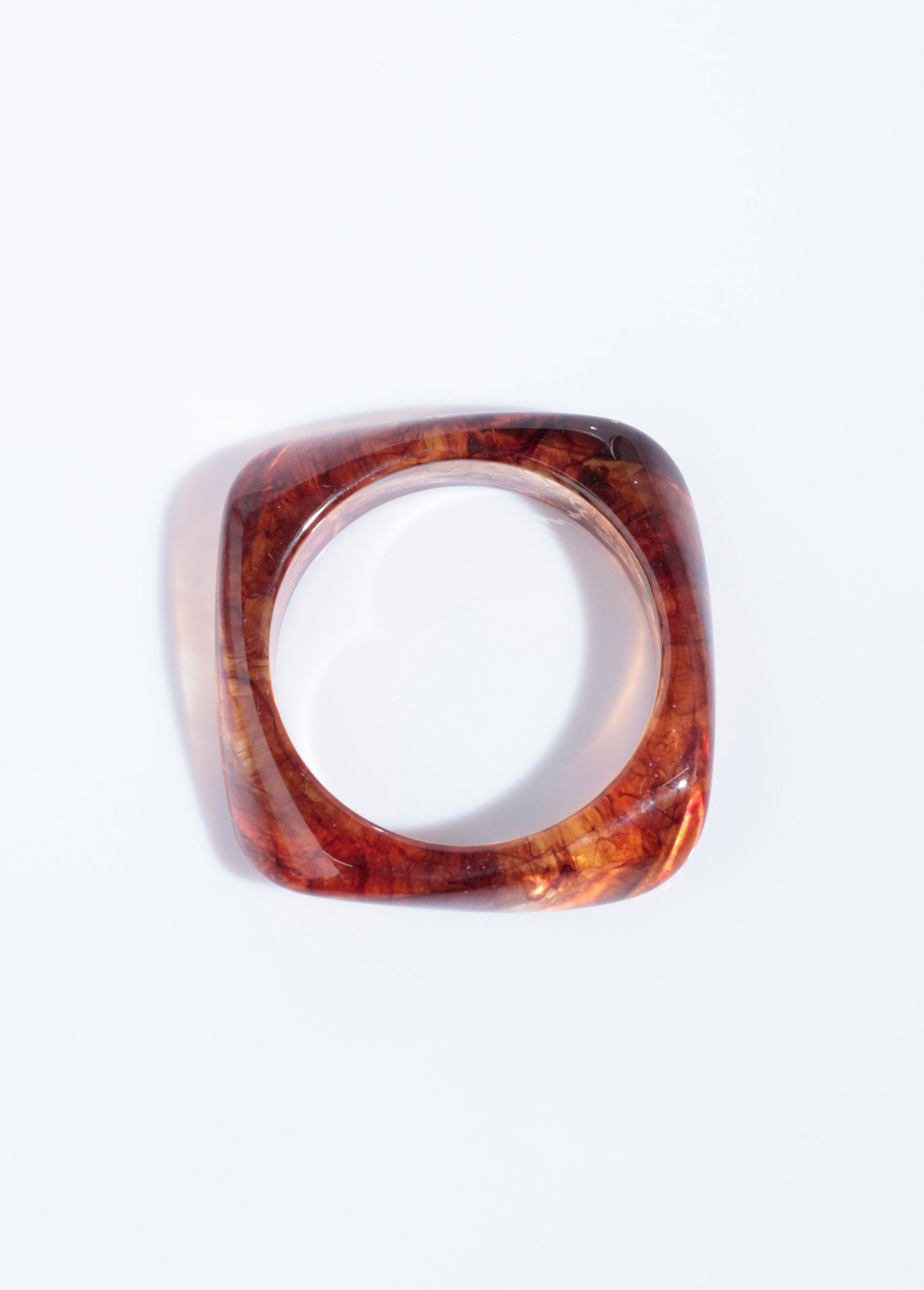 Pulseira_quadrada_rígida_com_aspeto_de_âmbar_Ambre_DE1_slim