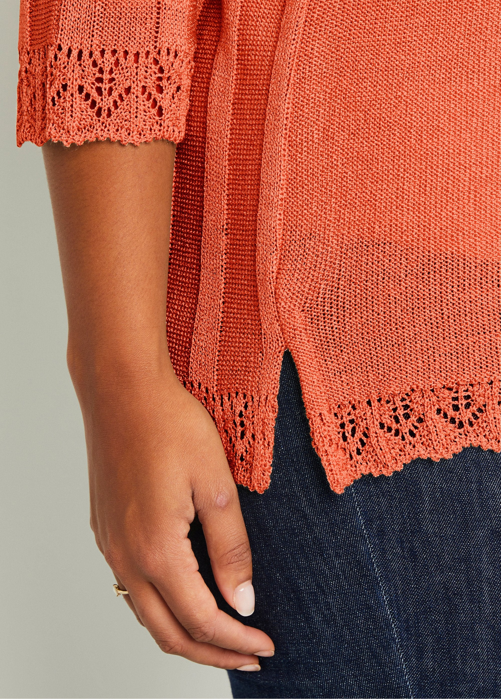 Cardigan_longo_com_botões_vazados_Corail_DE2_curvy
