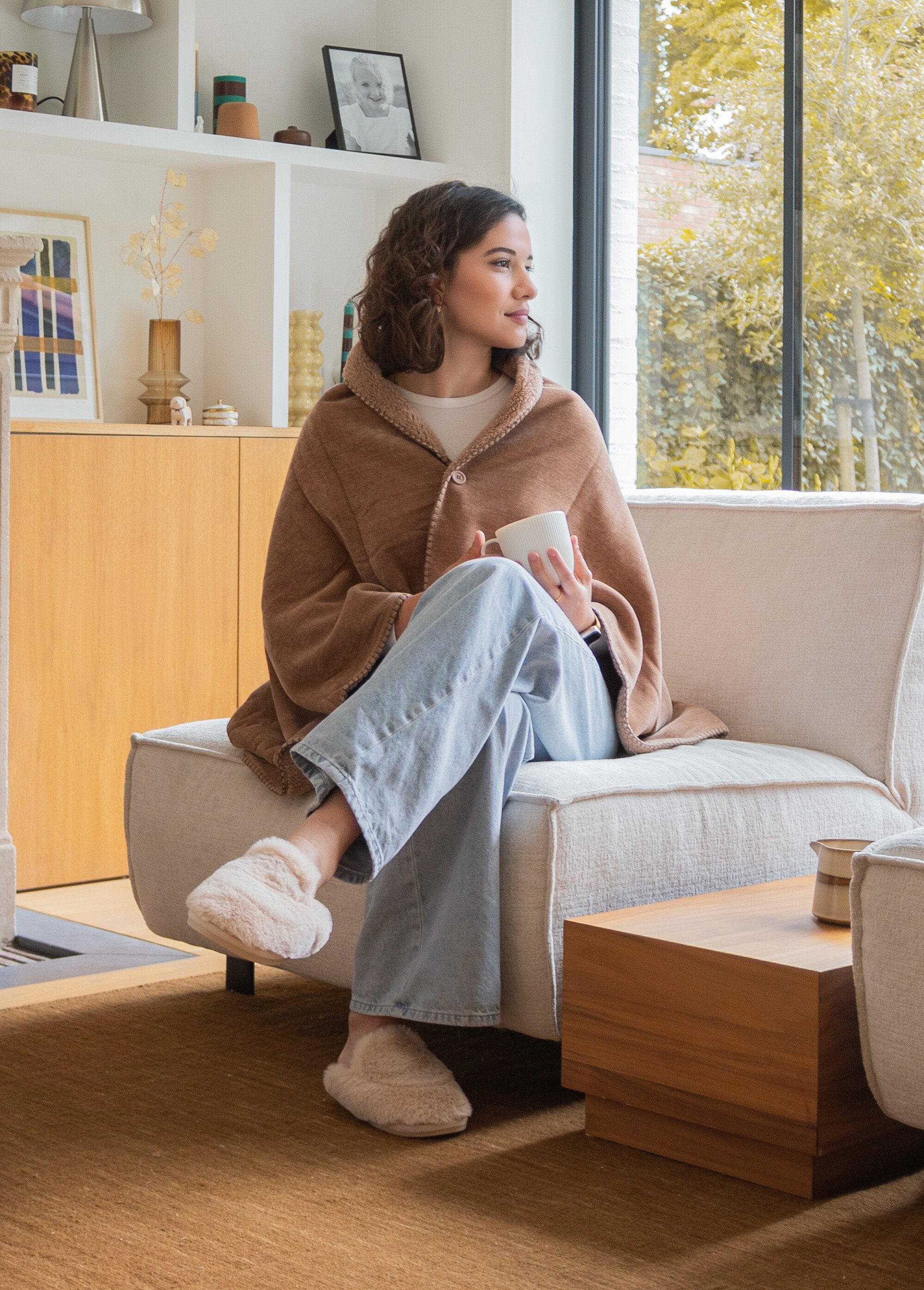 Chinelos_de_mulas_quentes_em_pelo_macio_Beige_SF1_slim