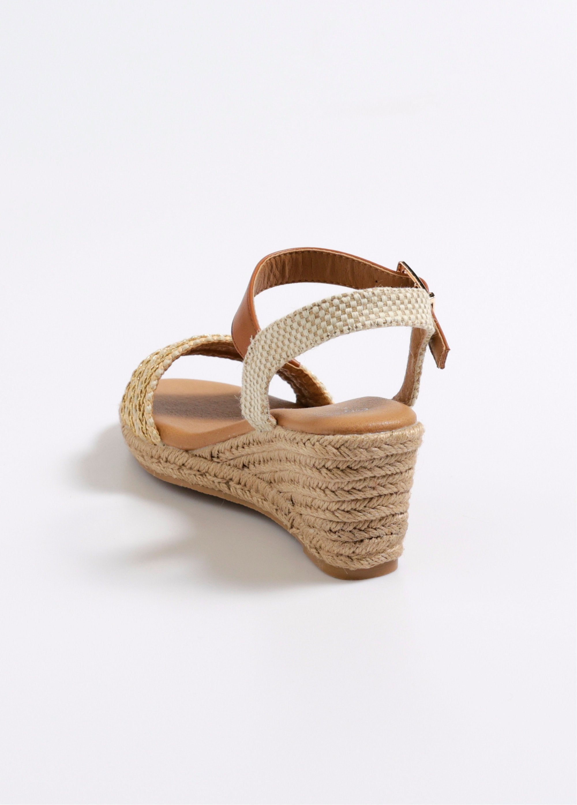 Espadrille_chique_com_detalhes_em_couro_sintético_Beige_DO1_slim