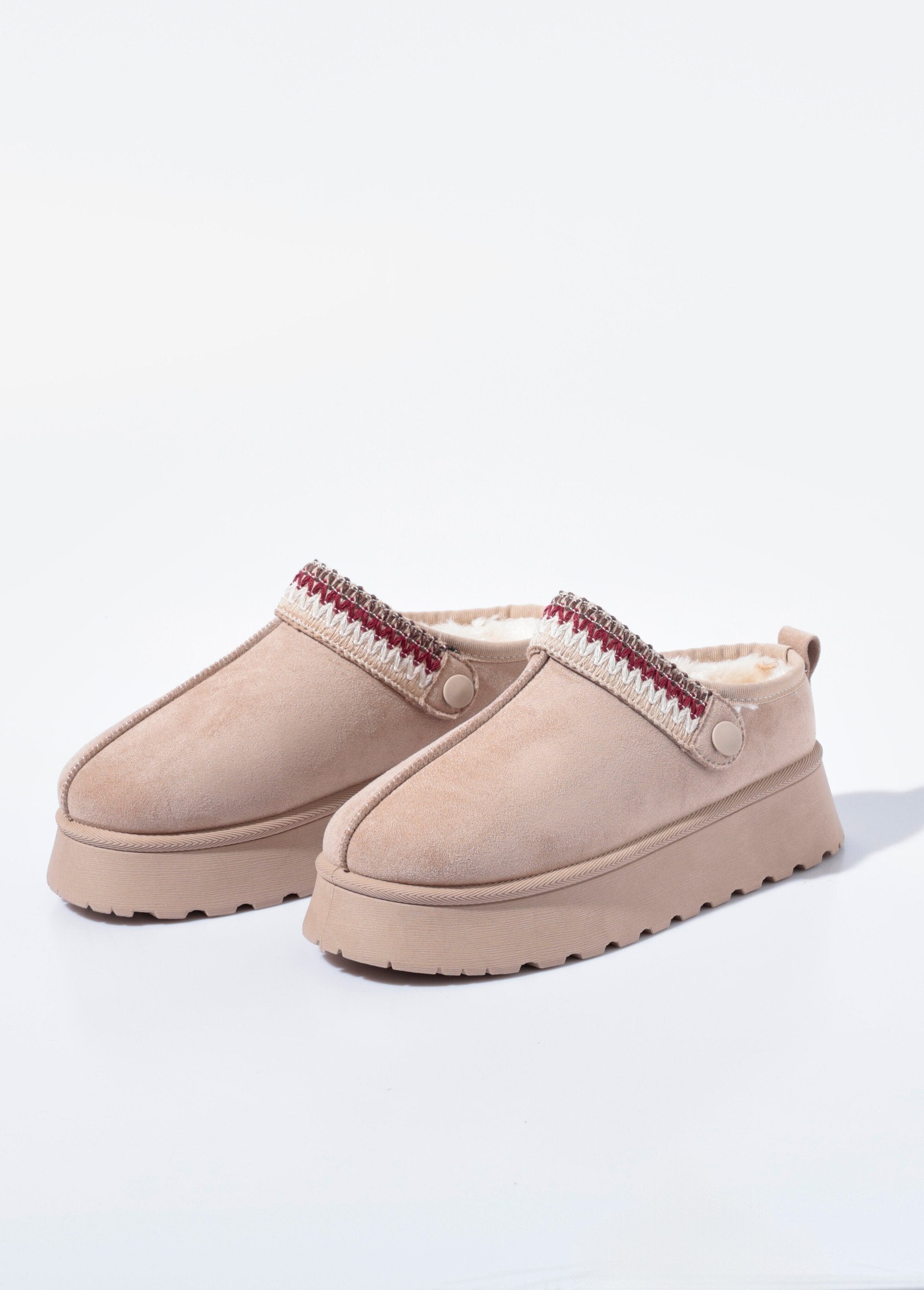 Mulas_de_cunha_forradas_com_pele_e_aba_elegante_Beige_DE1_slim