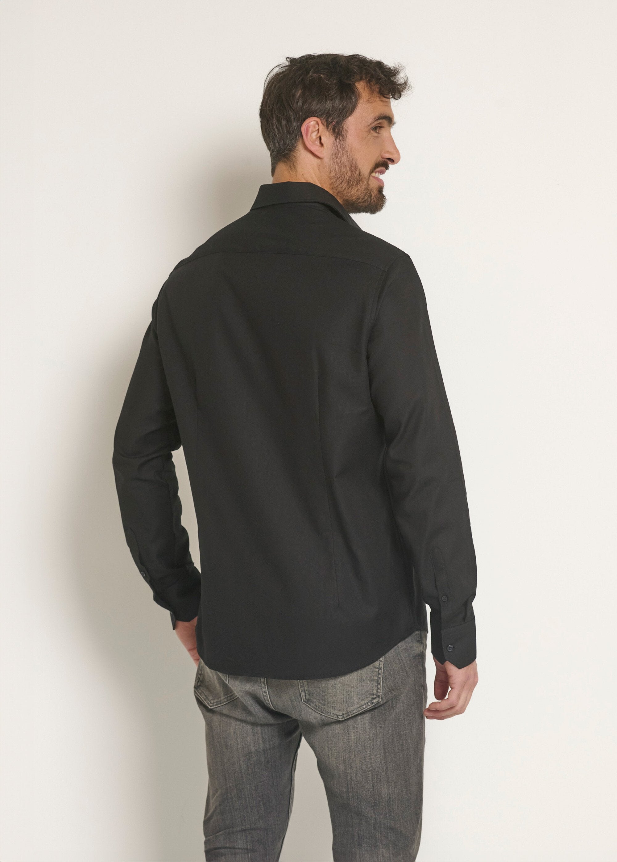 Camisa_de_algodão_chique_com_gola_semi-italiana_Noir_DO1_slim