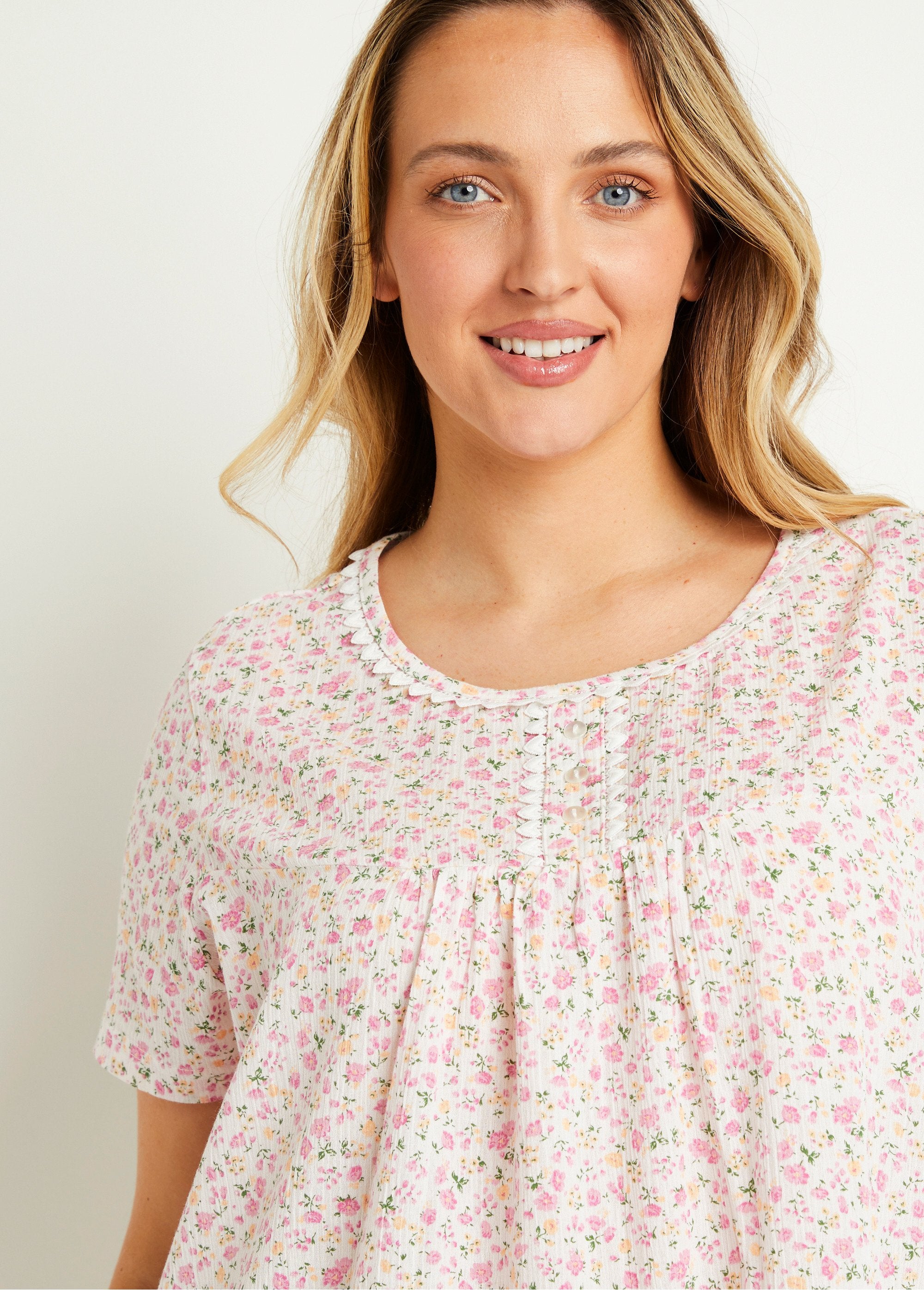 Camisola_chique_floral_guipura_Rosa_e_pêssego_DE1_curvy