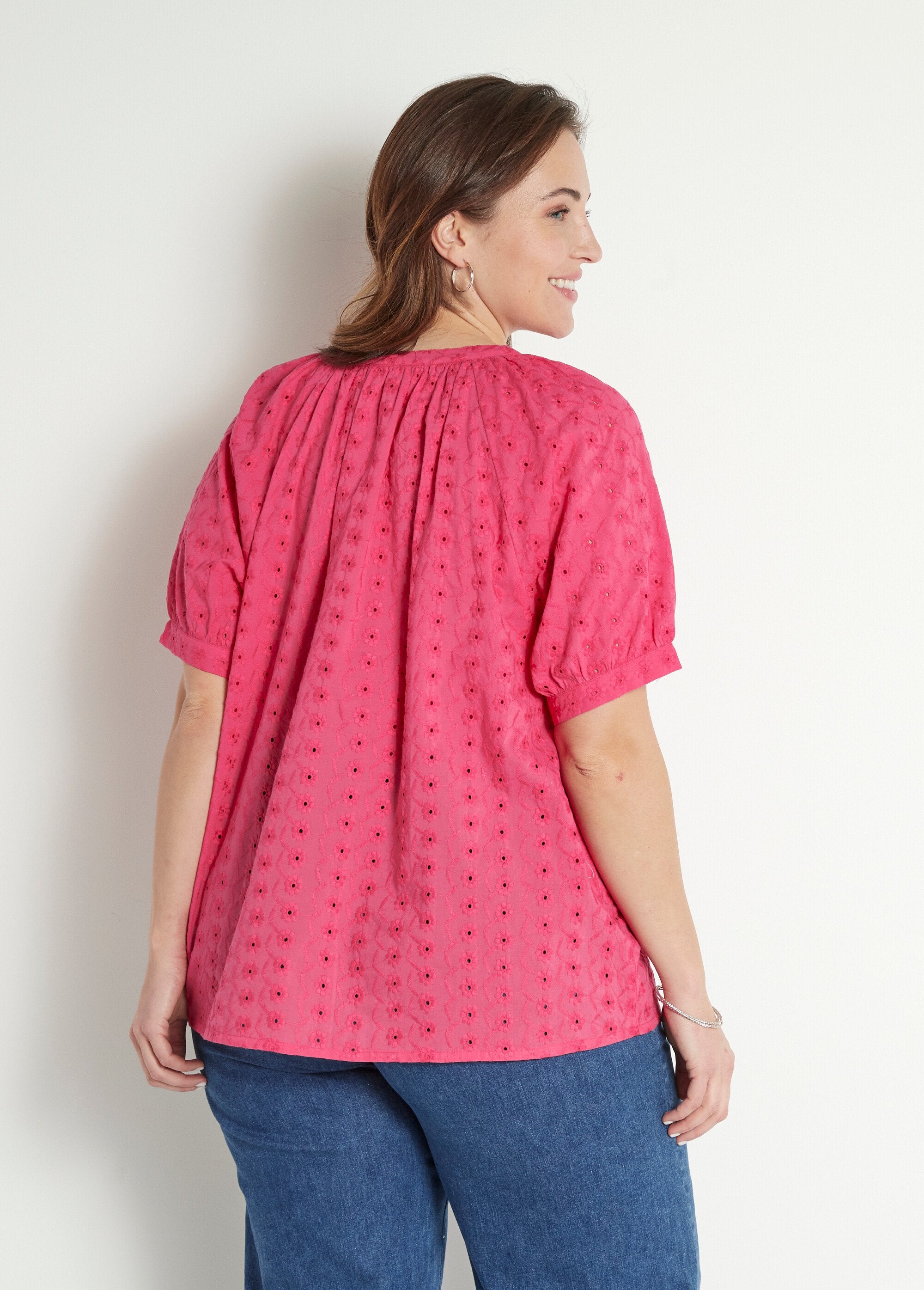 Blusa_larga_de_algodão_bordado_sem_gola_Fuchsia_DO1_curvy