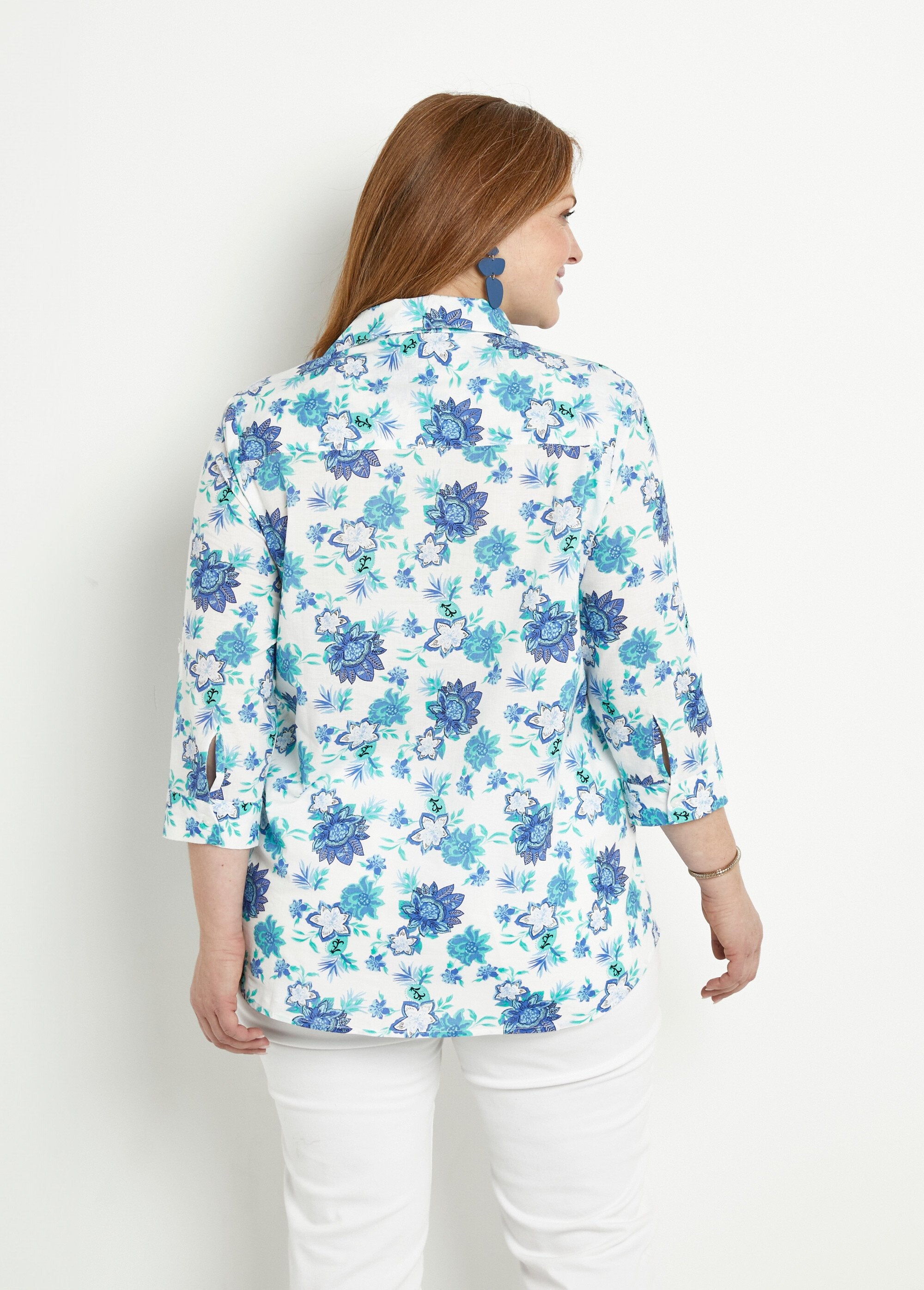 Blusa_longa_de_botões_com_estampa_floral_em_algodão_Imprime_bleu_DO1_curvy