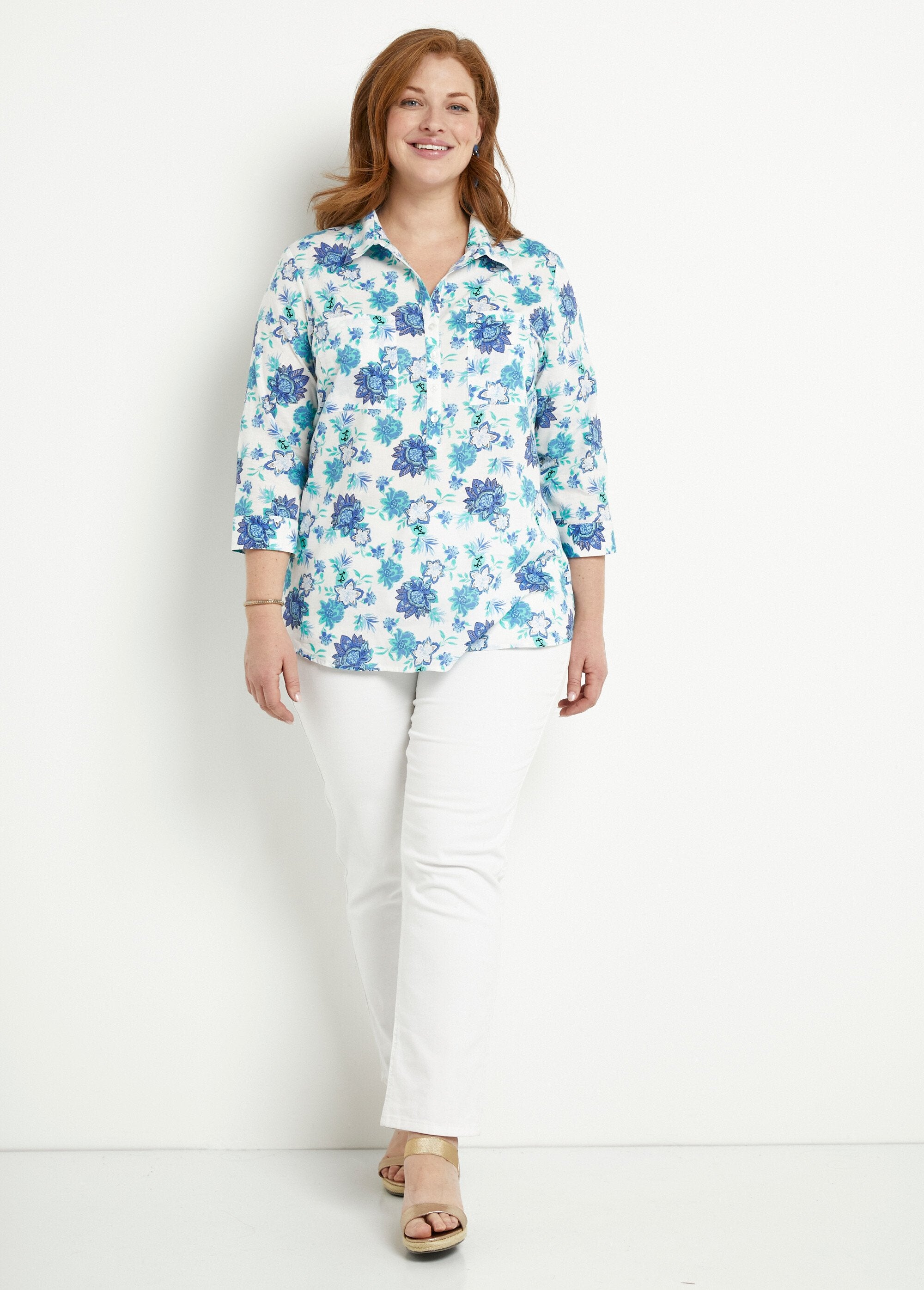 Blusa_longa_de_botões_com_estampa_floral_em_algodão_Imprime_bleu_SF1_curvy