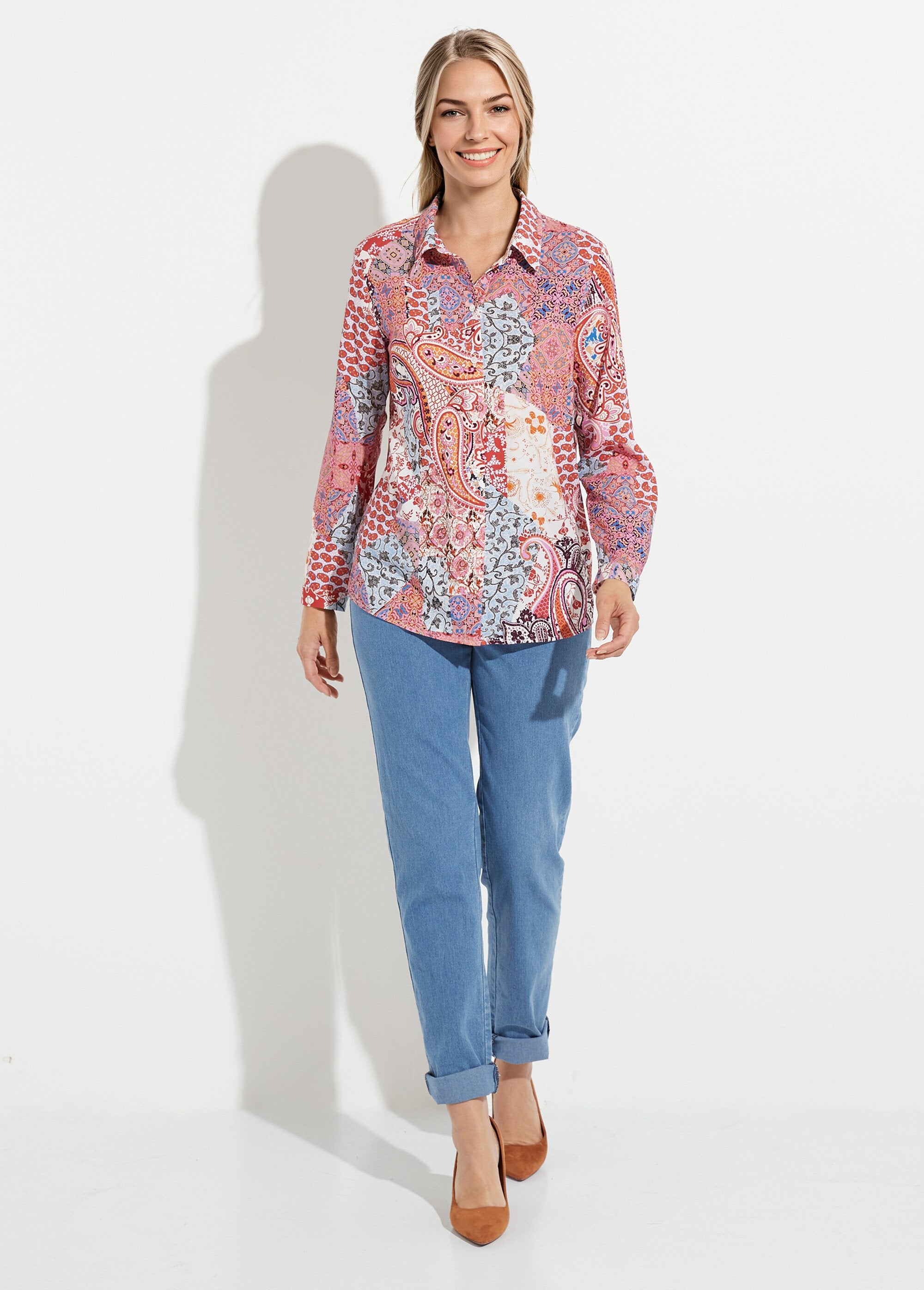 Blusa_longa_e_esvoaçante_com_estampa_paisley_e_botões_Imprime_rose_SF1_slim