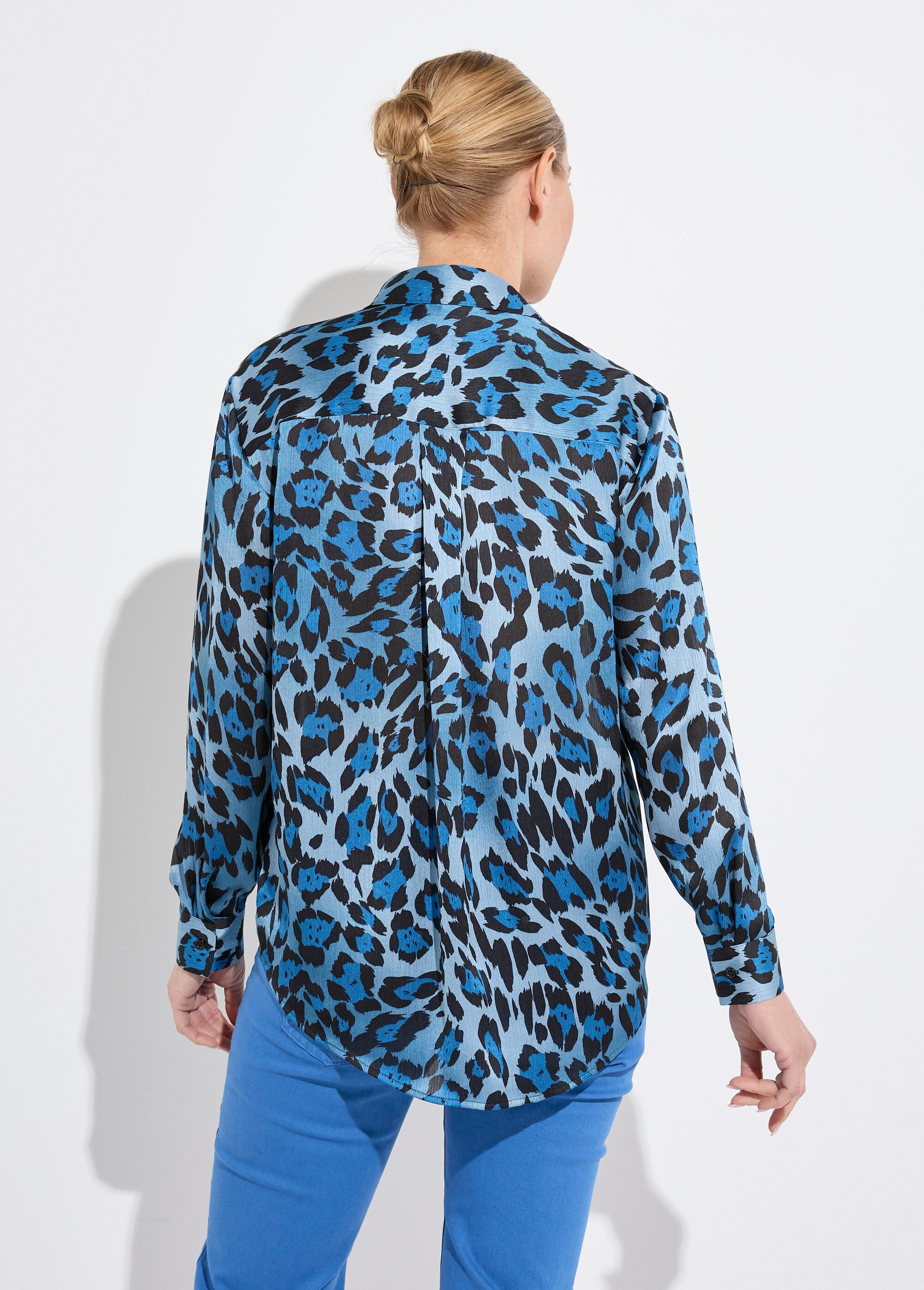 Blusa_de_cetim_com_botões_e_manga_comprida_Imprime_bleu_DO1_slim