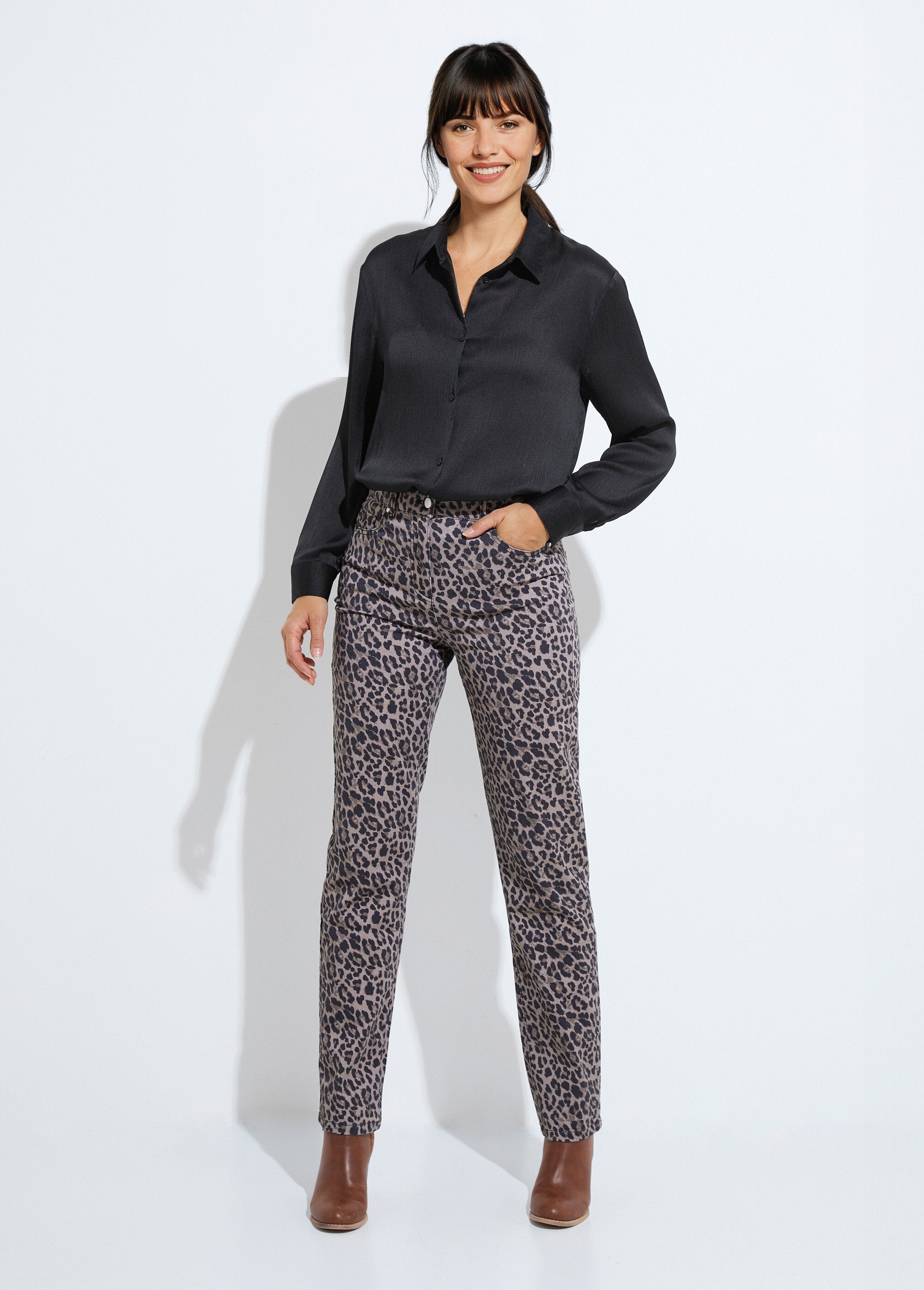 Blusa_de_cetim_com_botões_e_manga_comprida_Noir_SF1_slim