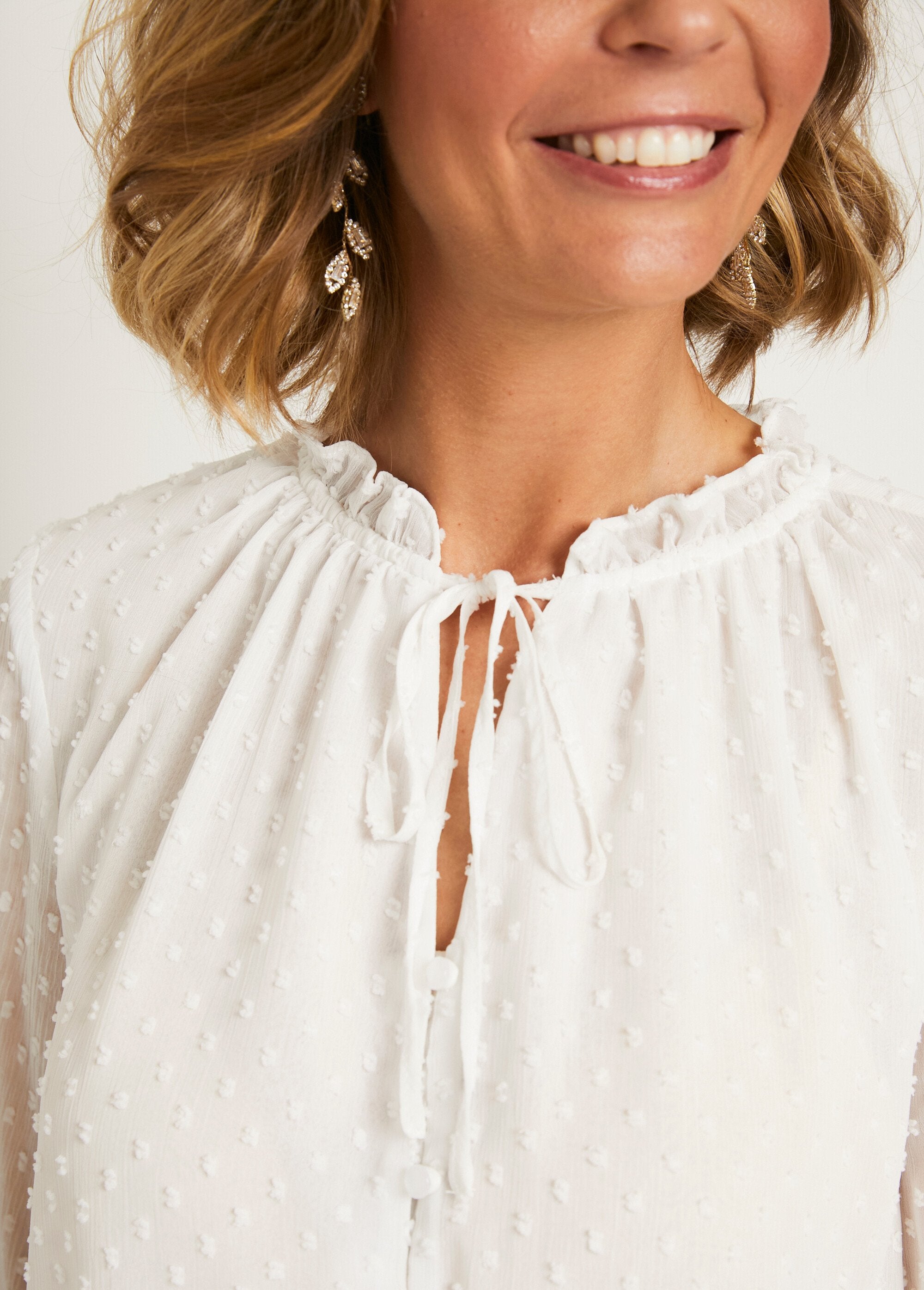 Blusa_lisa_de_voile_plumetis_com_botões_Ecru_DE3_slim