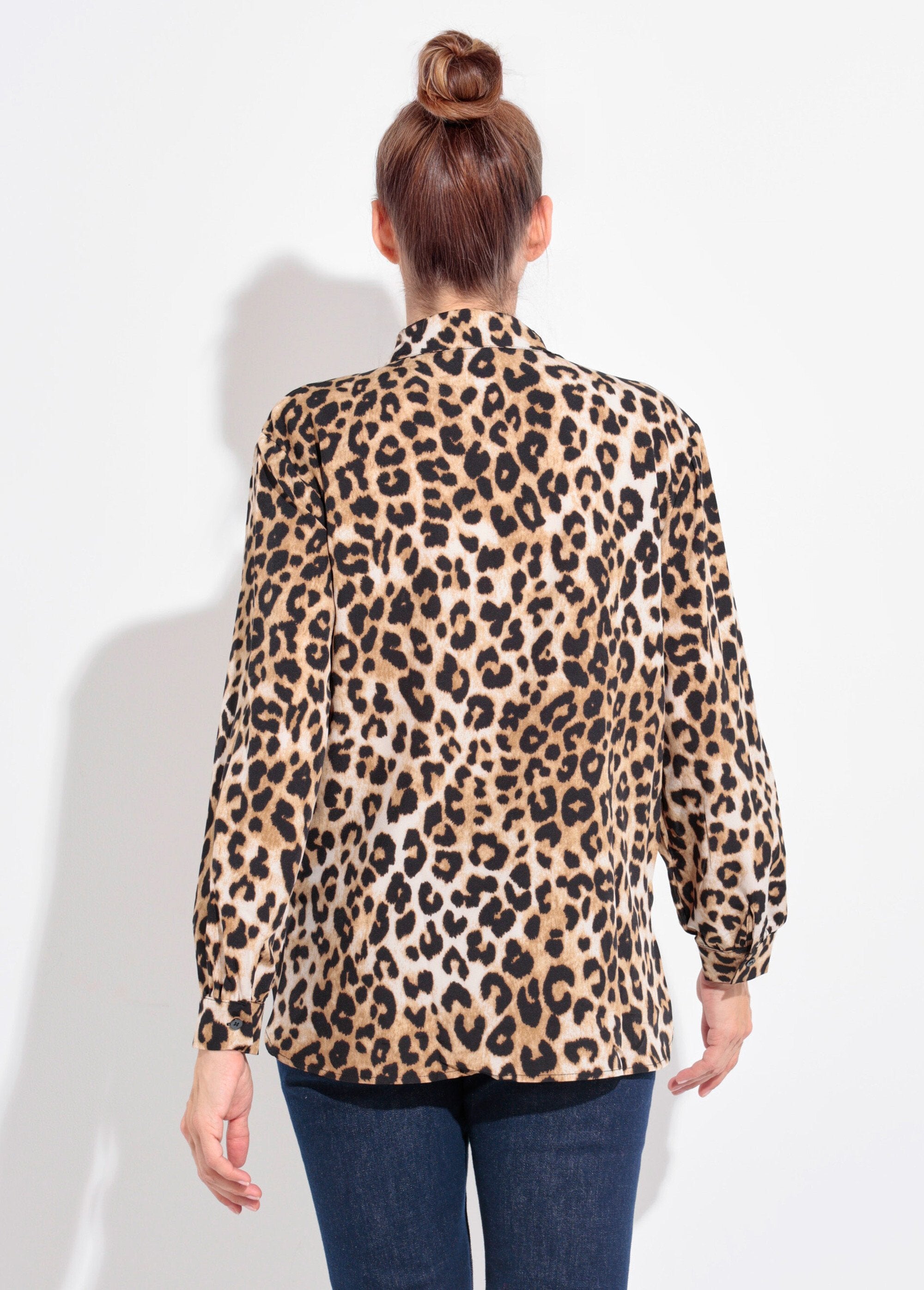 Blusa_fluida_de_oncinha_com_gola_ajustada_Leopard_DO1_slim