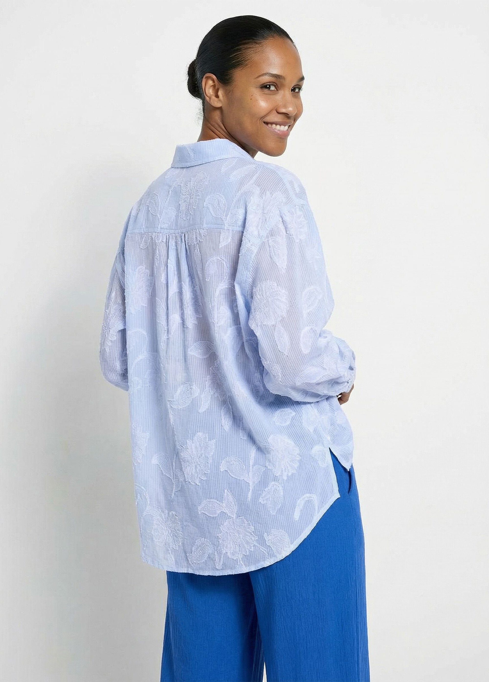 Blusa_comprida_de_algodão_às_riscas_e_jacquard_Bleu_et_blanc_DO1_slim