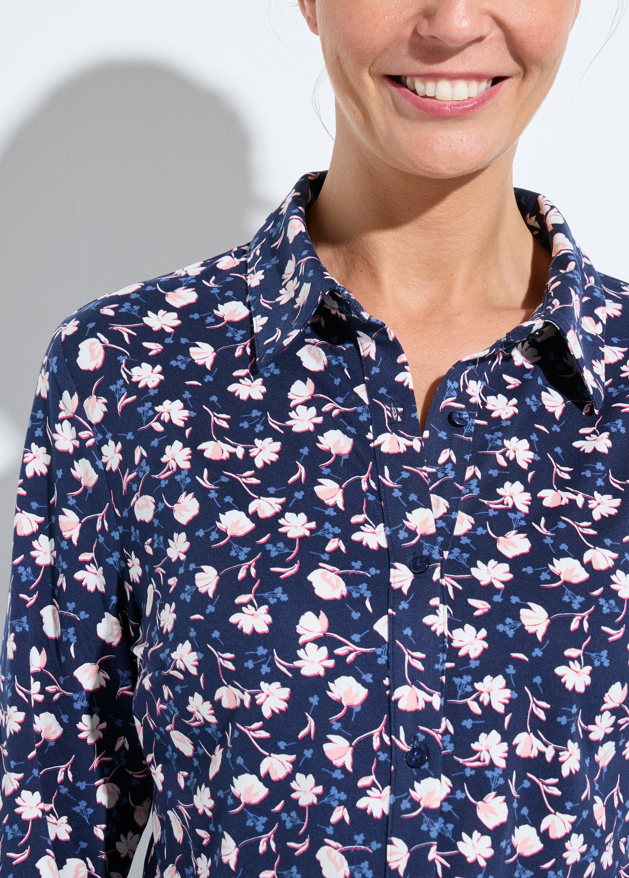 Blusa_de_malha_quentinha_com_estampa_floral_Marine_et_blanc_DE1_slim