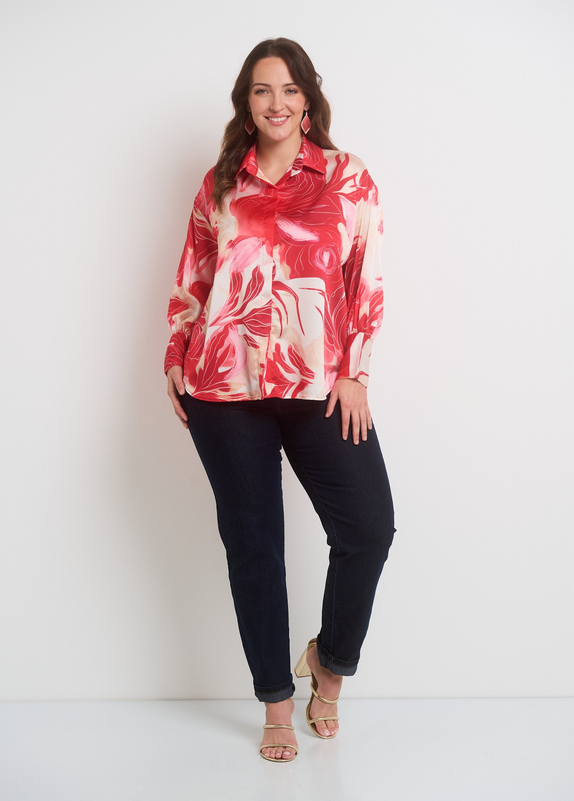 Blusa_de_cetim_floral_manga_longa_Rouge_et_rose_SF1_curvy
