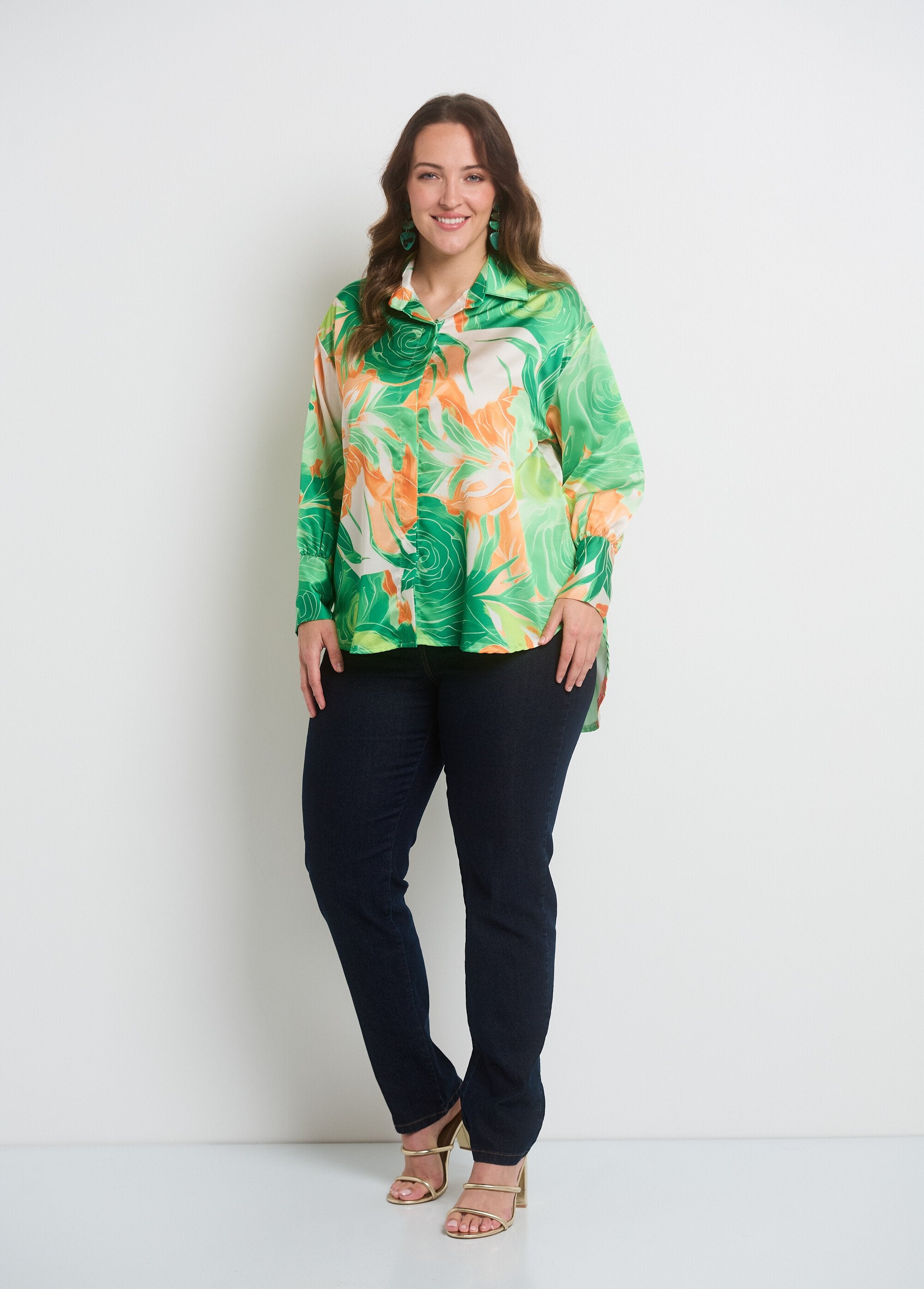 Blusa_de_cetim_floral_manga_longa_Vert_et_orange_SF1_curvy
