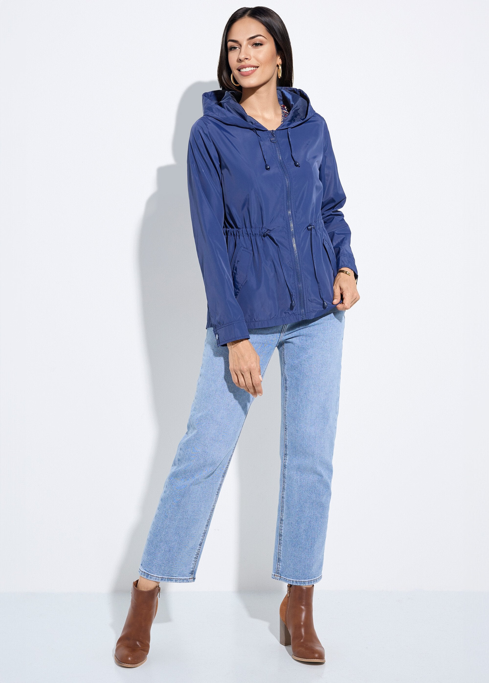 Casaco_corta-vento_com_capuz_e_cintura_apertada_Marine_SF1_slim