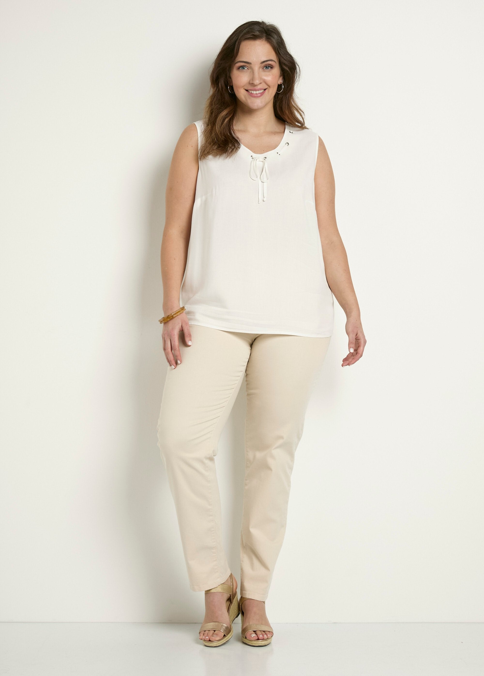 Regata_longa_de_gola_redonda,_lisa_ou_estampada_Ecru_SF1_curvy