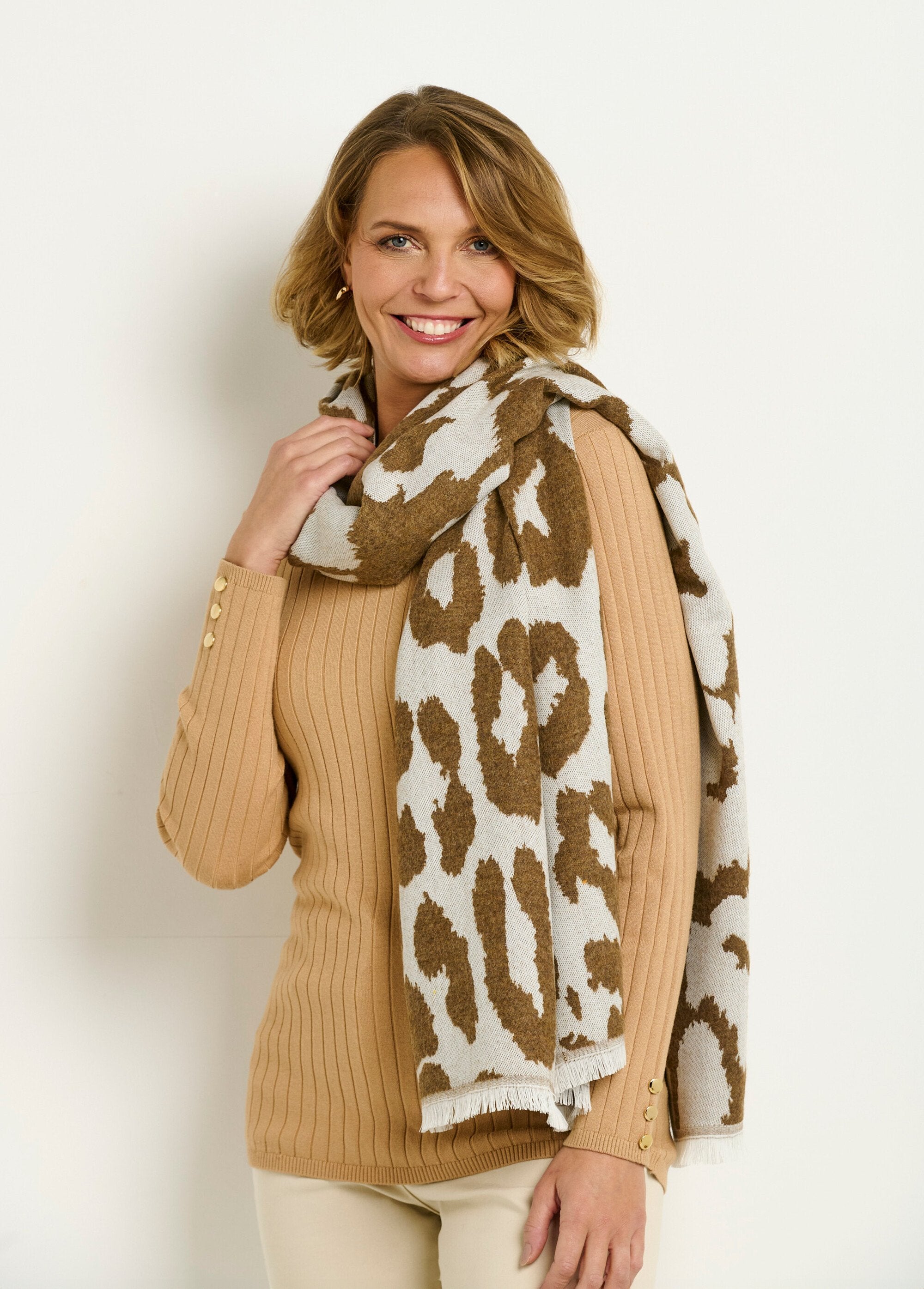 Grande_cachecol_quente_com_estampa_de_leopardo_estilosa_Marron_et_ecru_FA1_slim