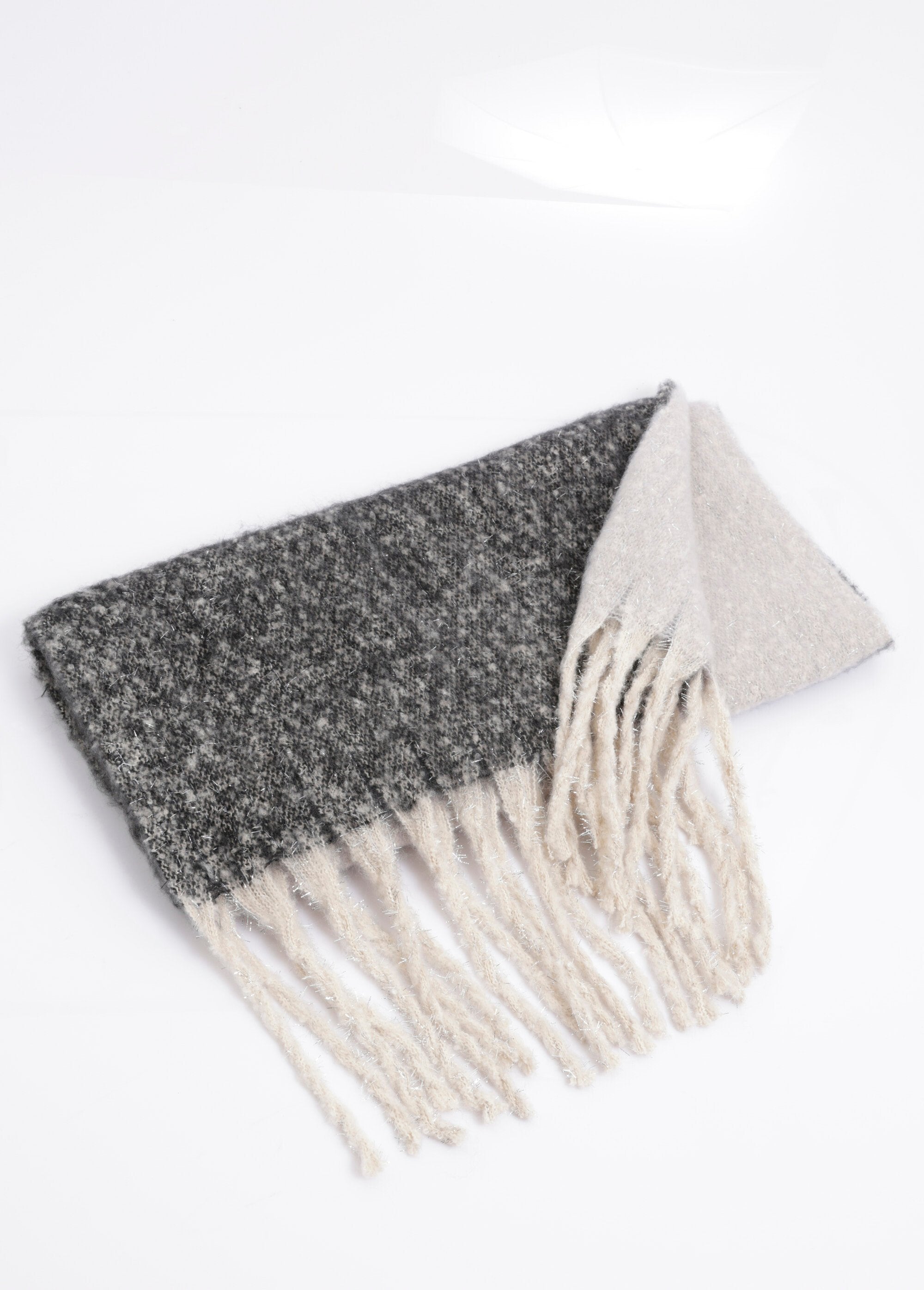 Cachecol_de_malha_metálica_com_franjas_Noir_DE1_slim