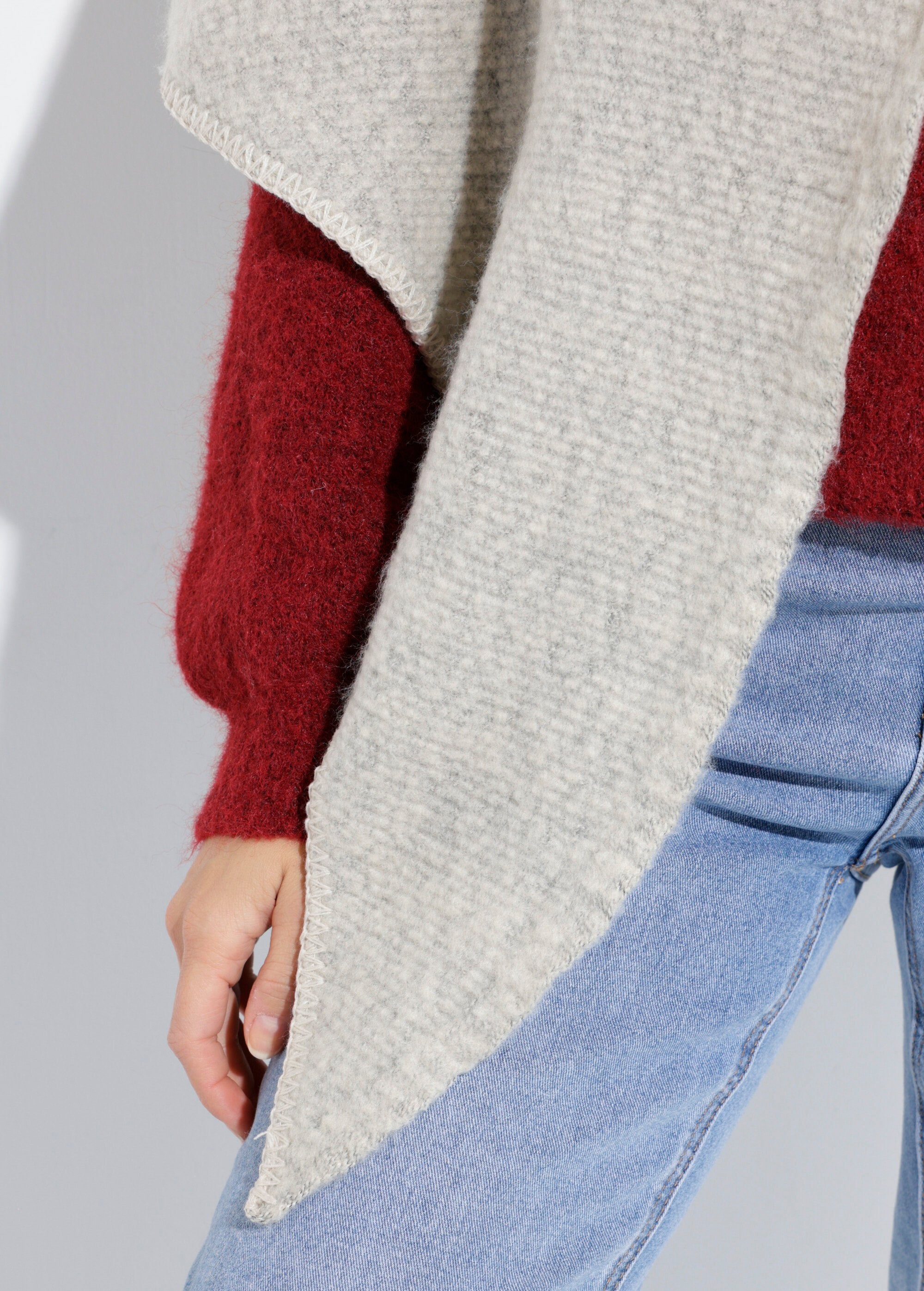 Cachecol_triangular_de_malha,_macio_e_quente_Beige_chine_DE1_slim