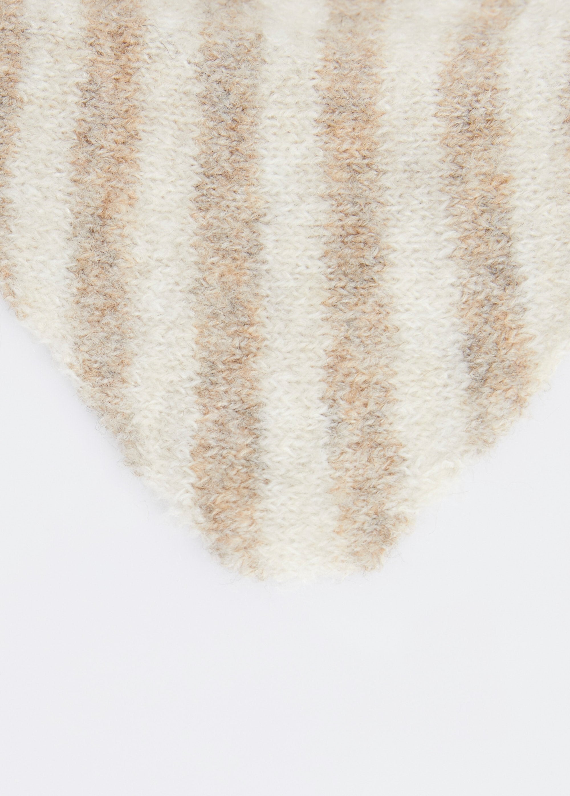 Cachecol_triangular_às_riscas,_com_lã_Taupe_DE1_slim