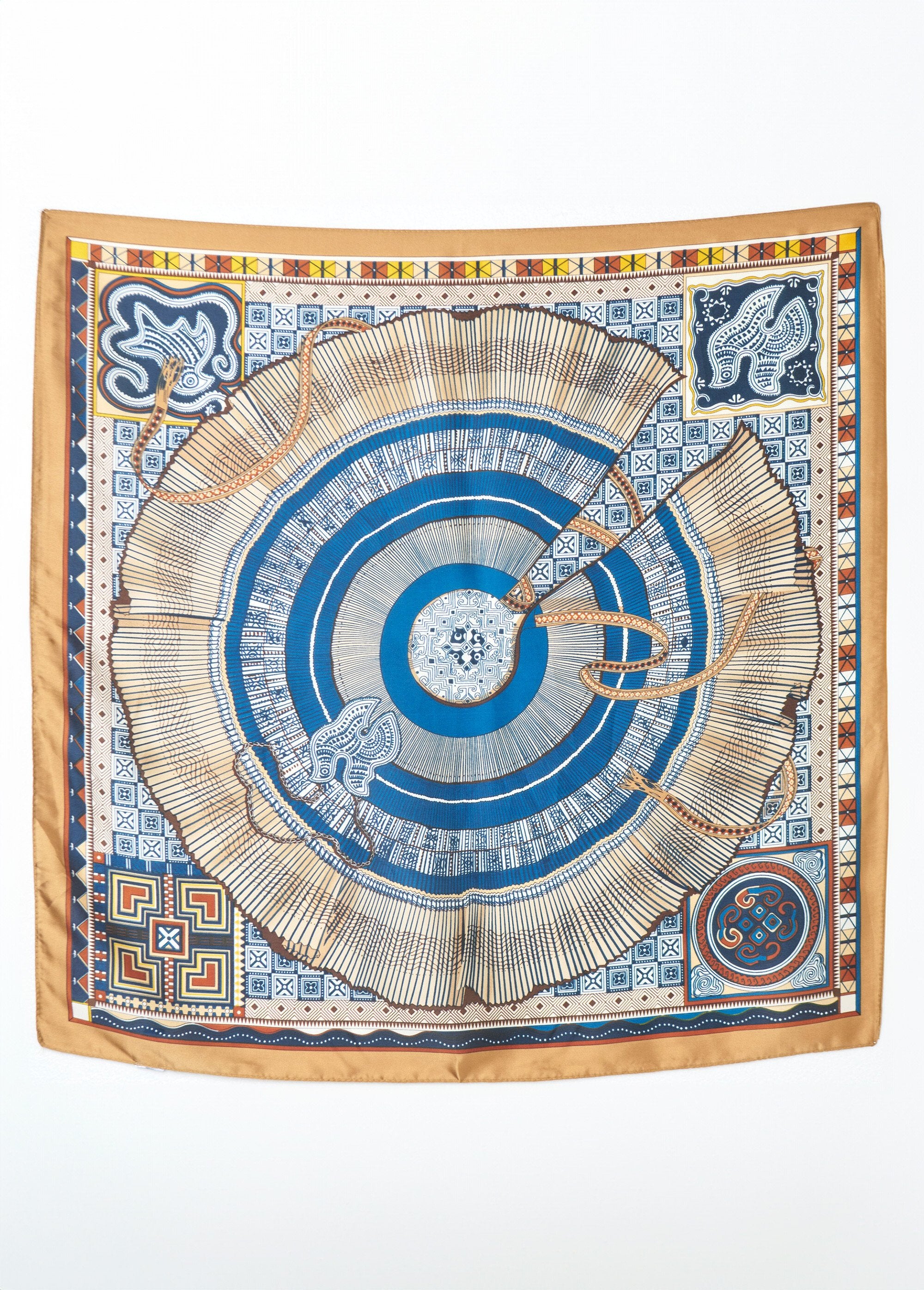 Cachecol_de_cetim_com_padrão_étnico_chique_Camel_et_bleu_DE1_slim