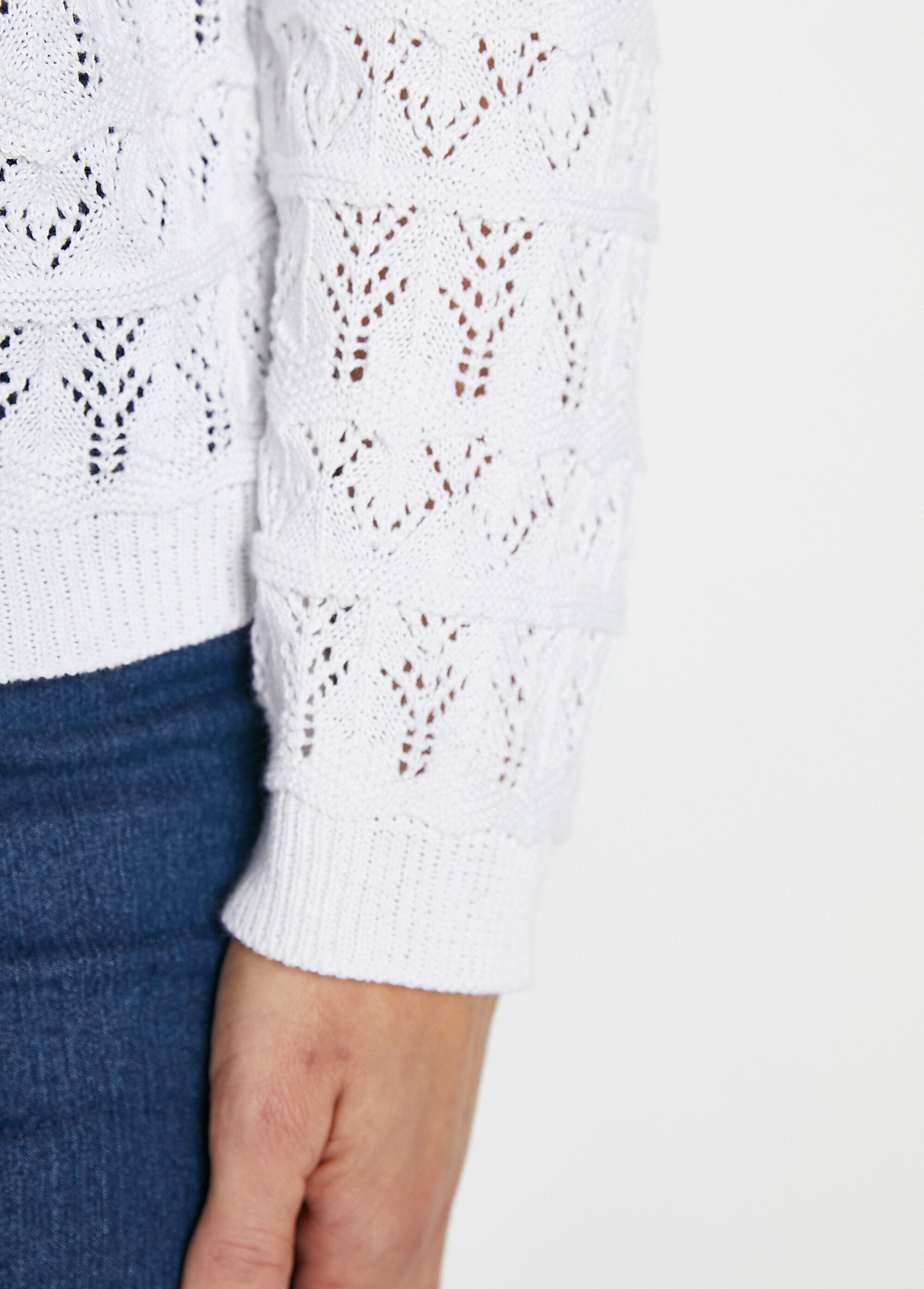 Colete_de_algodão_mesclado_com_botões_e_decote_em_V_vazado_Blanc_DE2_slim