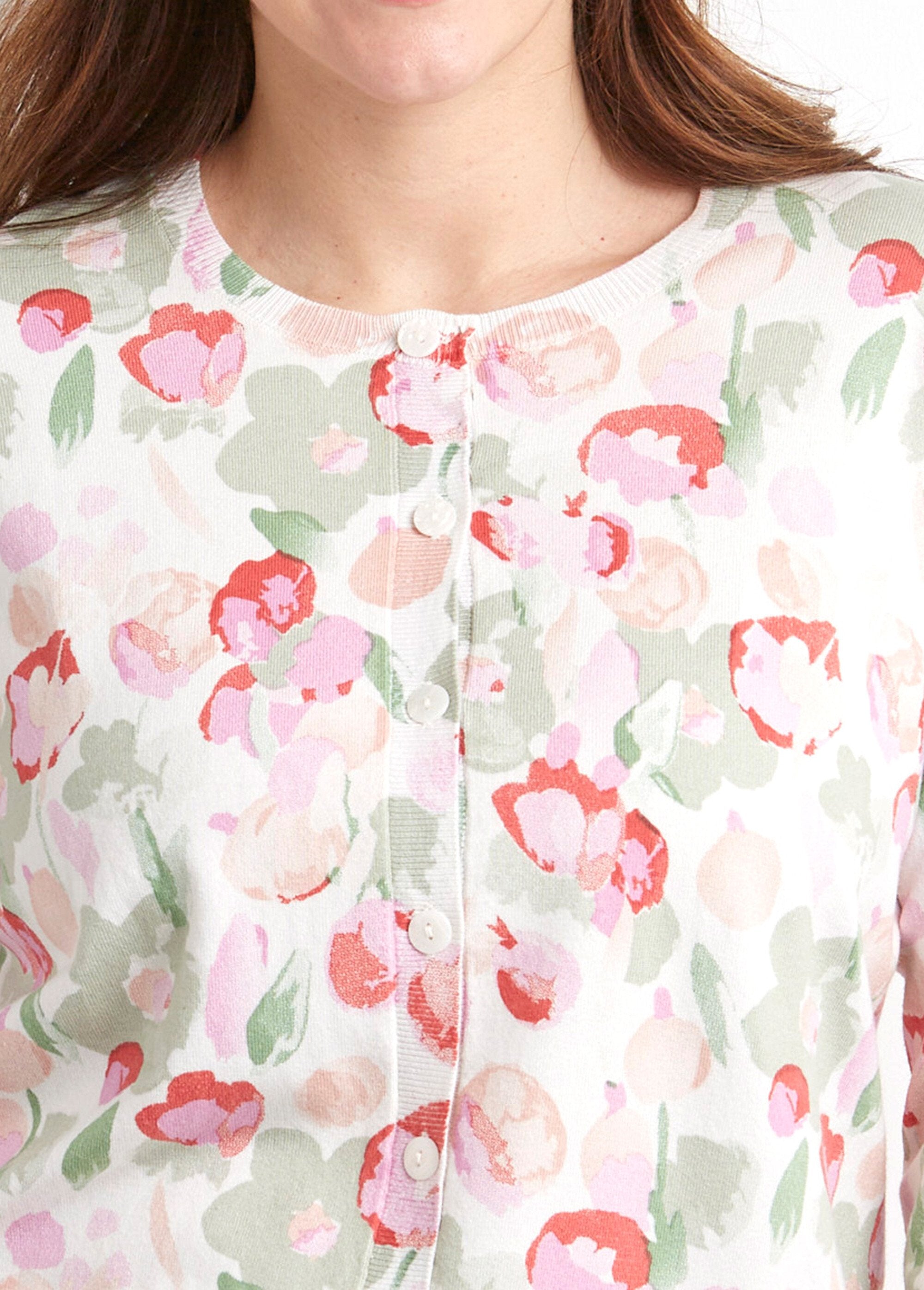 Colete_cardigan_macio_com_gola_redonda_e_botões_Vert_et_coquelicot_DE1_curvy