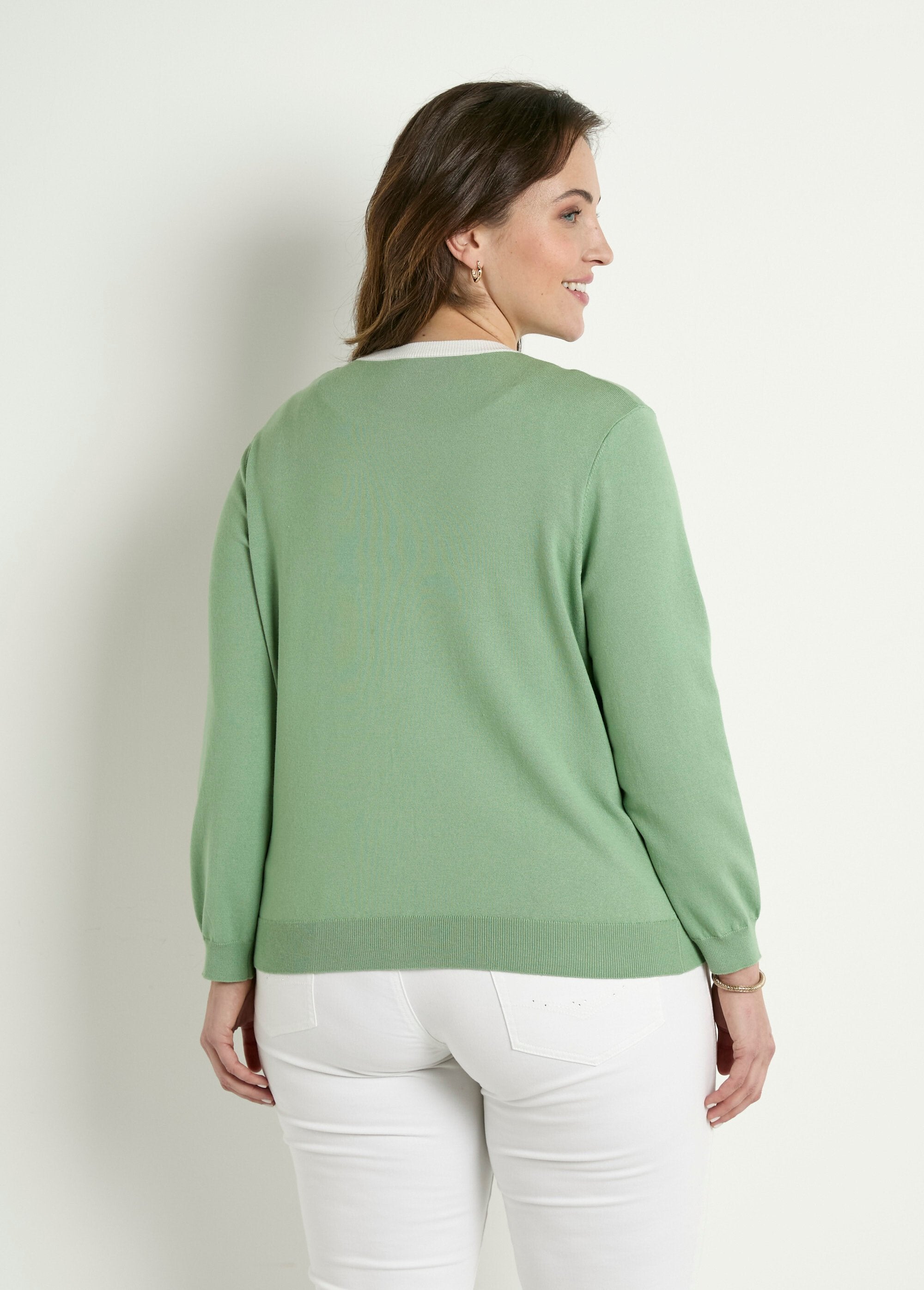 Colete_cardigan_macio_com_gola_redonda_e_botões_Vert_d_eau_DO1_curvy