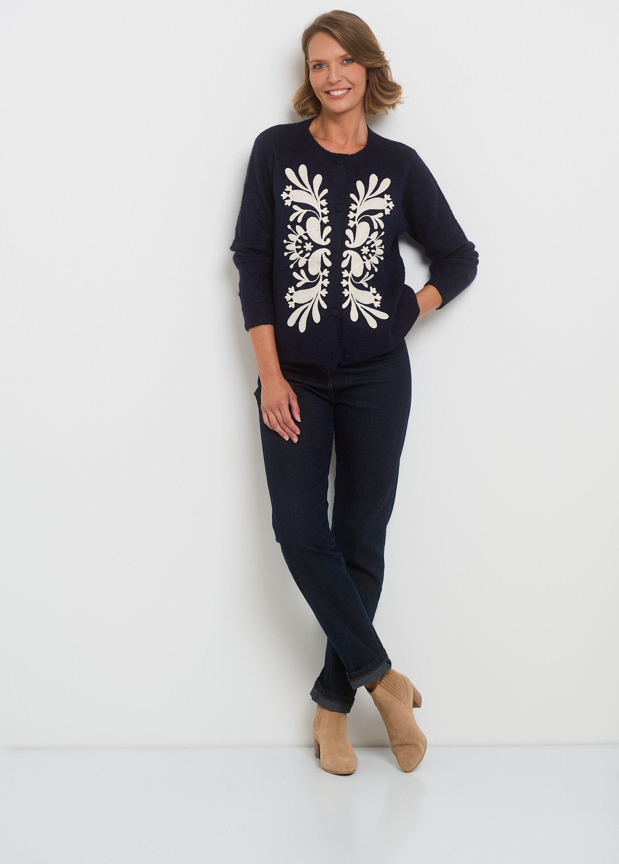 Colete_quente_com_padrões_de_apliques_extravagantes_Marine_SF1_slim