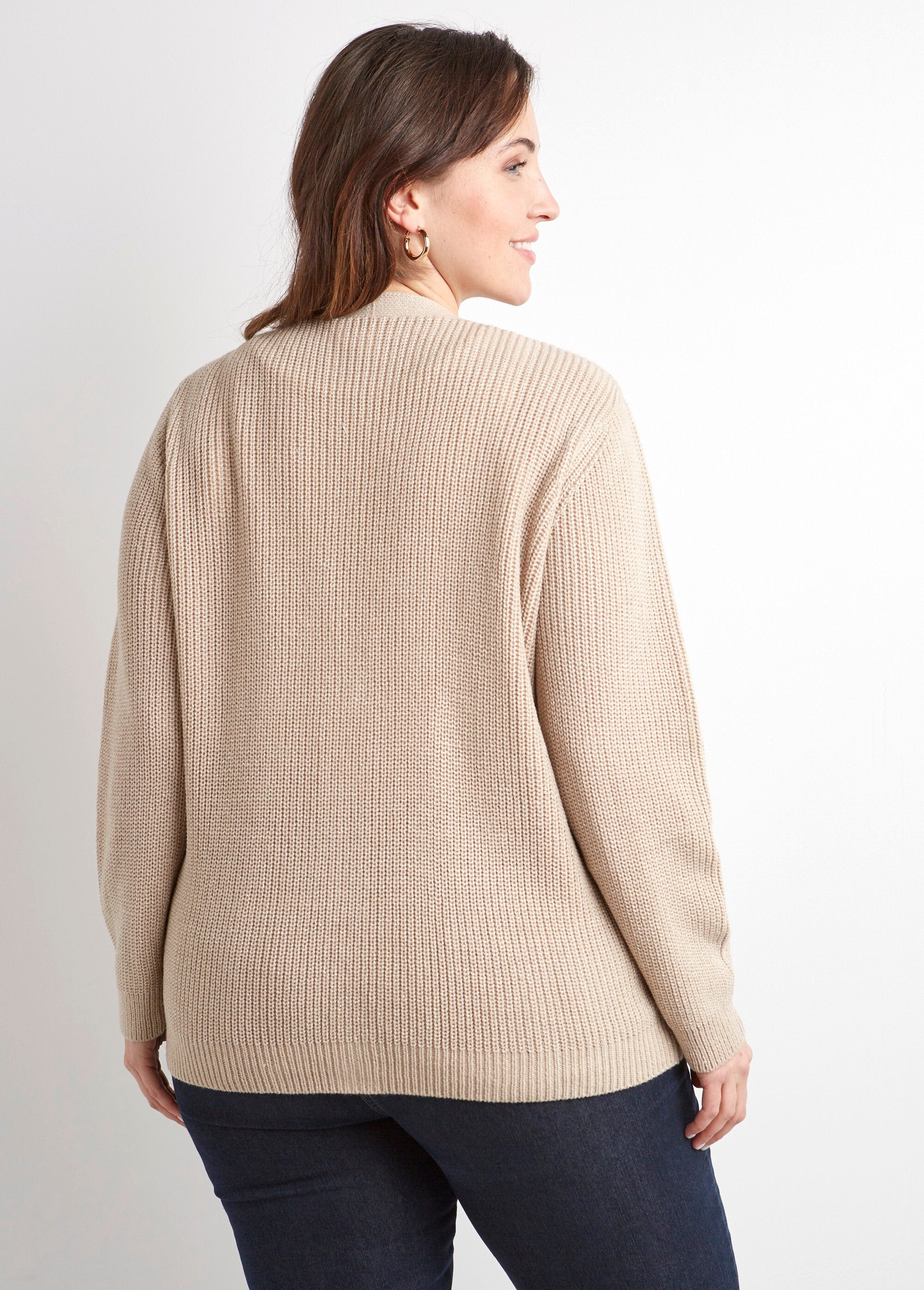 Colete_longo_brilhante_com_botões_e_mangas_compridas_Ficelle_DO1_curvy