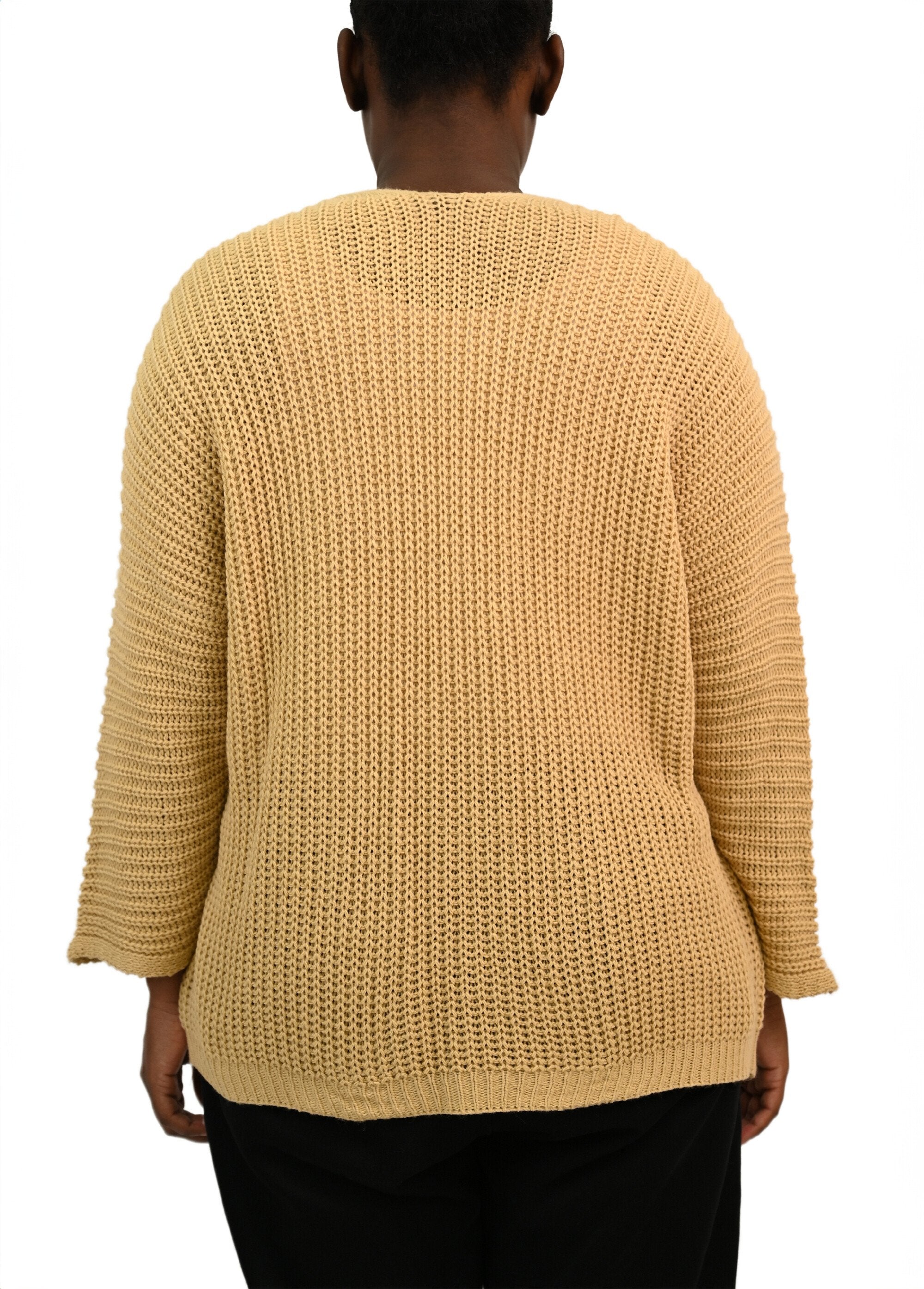 Colete_longo_de_malha_com_bolsos_de_remendo_Beige_DO1_curvy