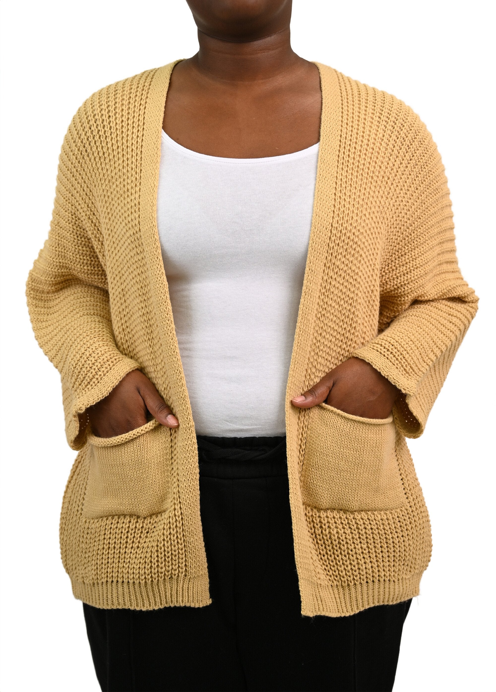Colete_longo_de_malha_com_bolsos_de_remendo_Beige_FA2_curvy