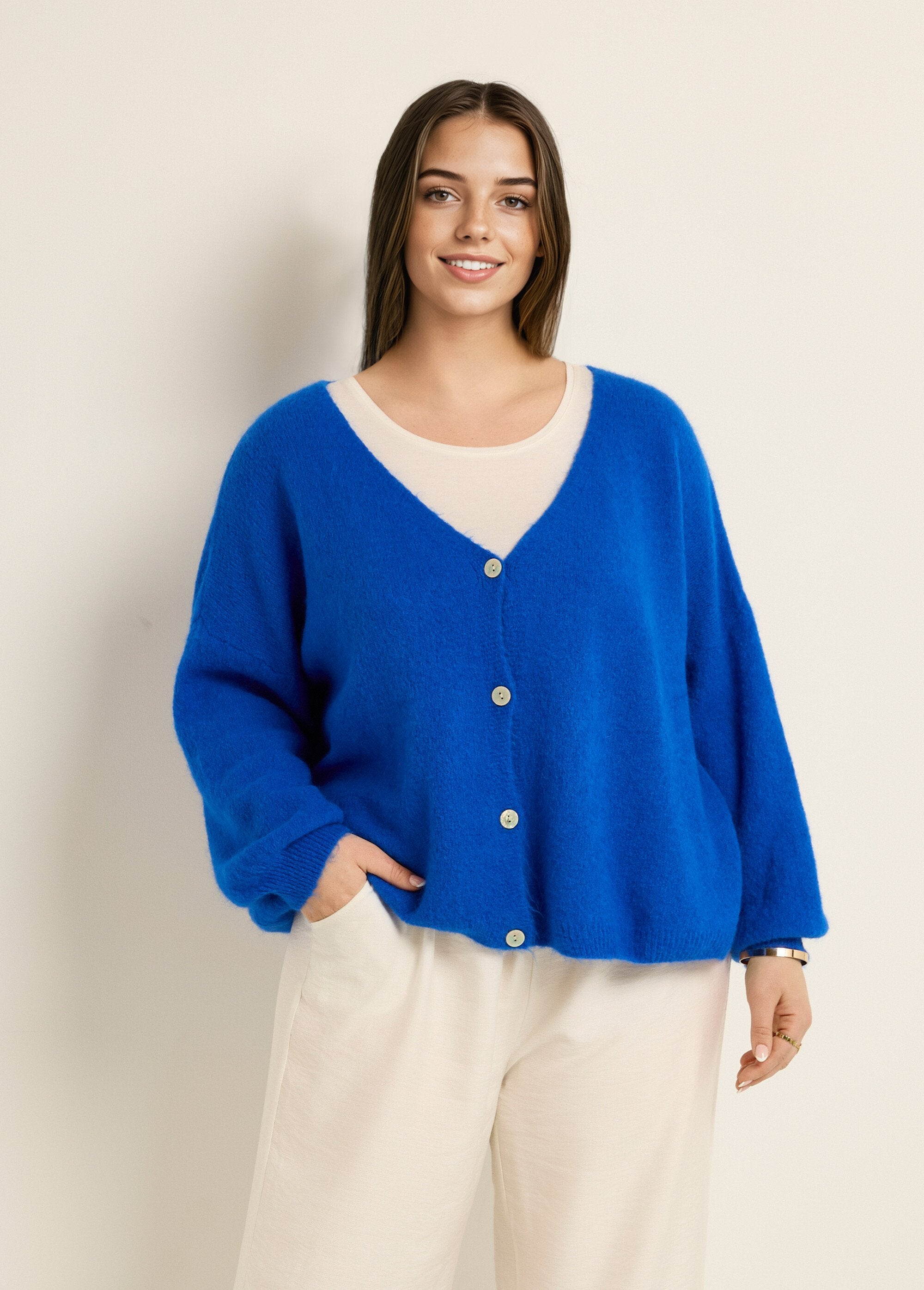 Colete_de_malha_de_alpaca,_decote_em_V_Bleu_dur_FA1_curvy
