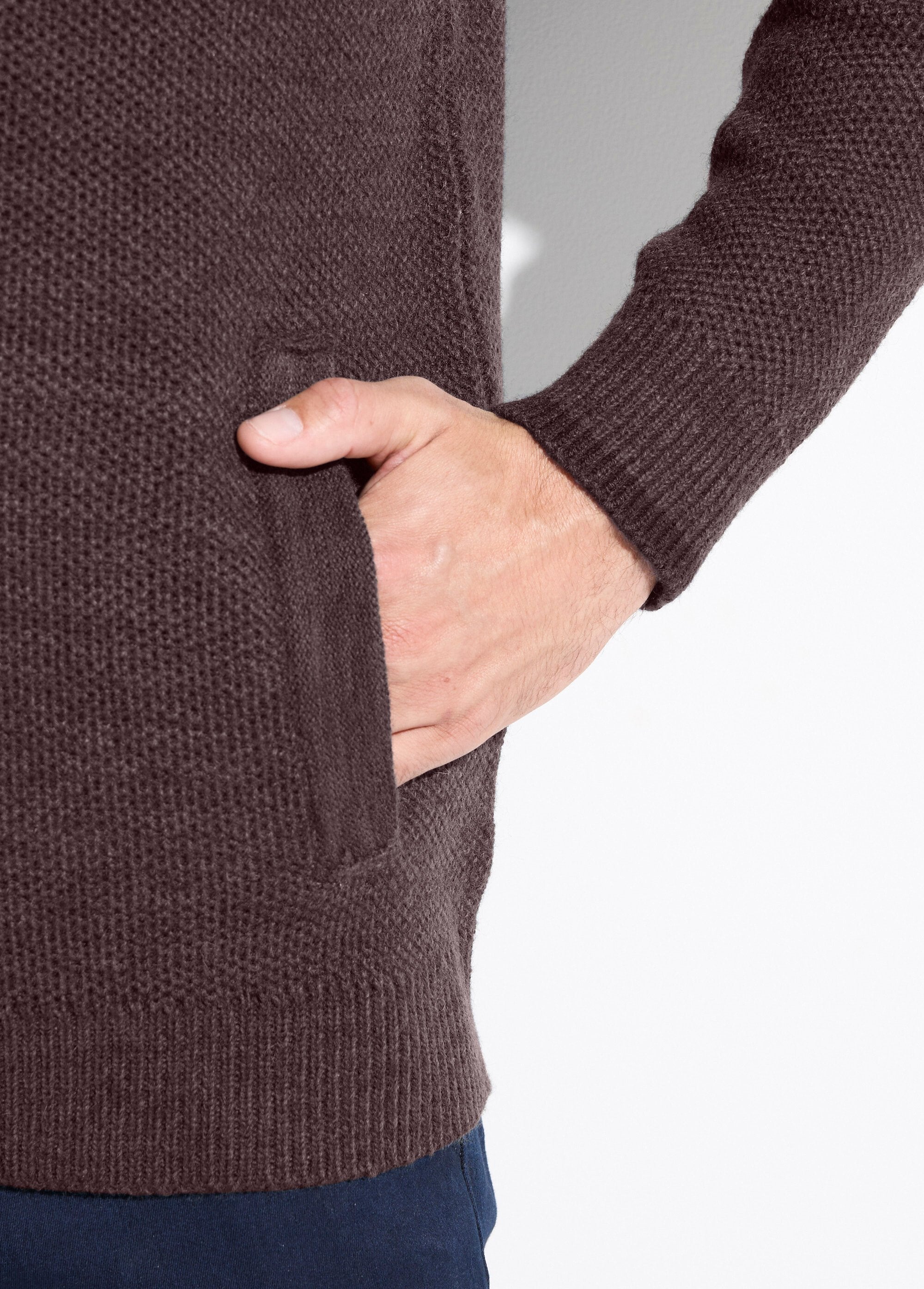 Casaco_de_malha_com_fecho_e_gola_subida_em_lã_de_malha_mosqueada_Marron_DE2_slim